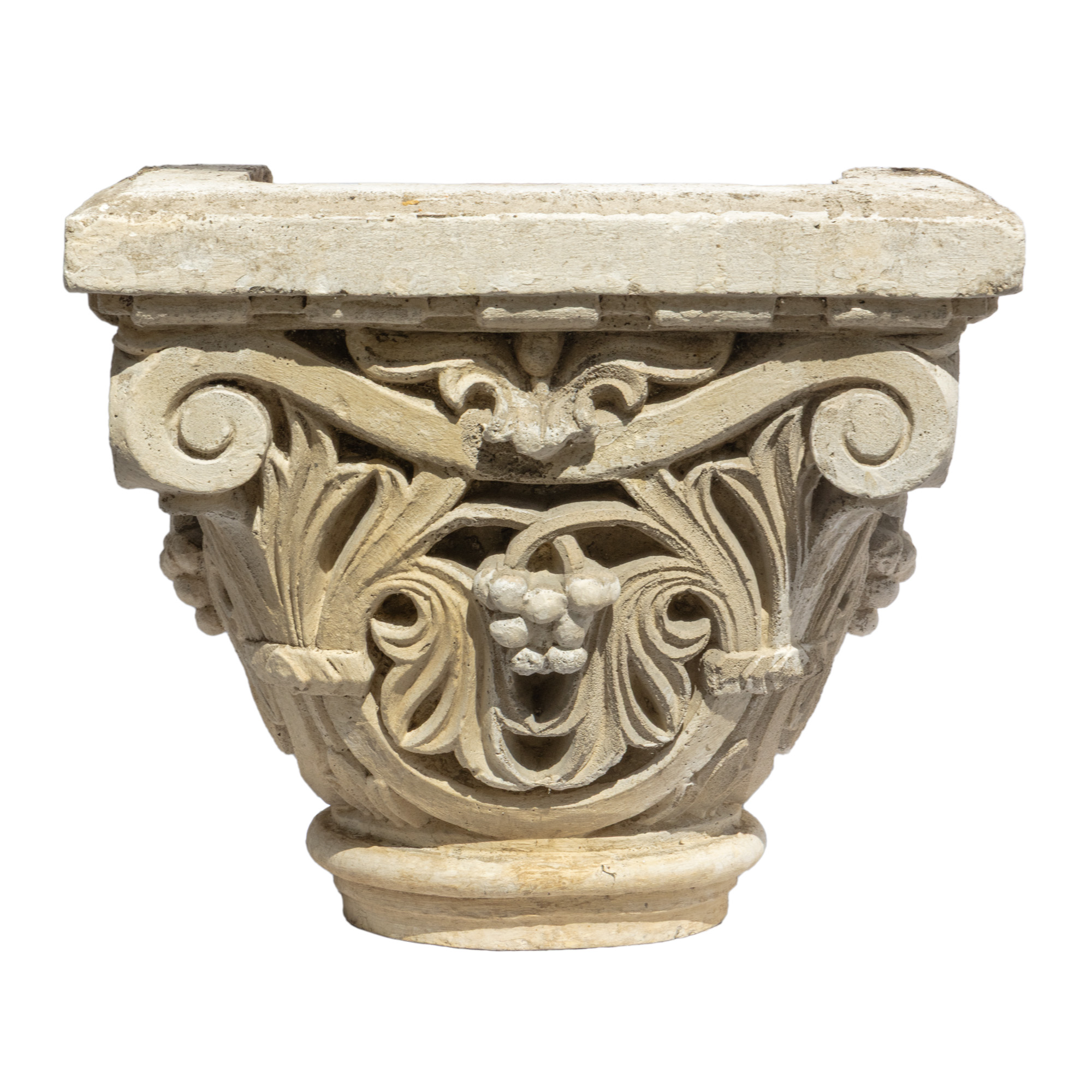 Capitel corintic, decorat cu volute și frunze de acant