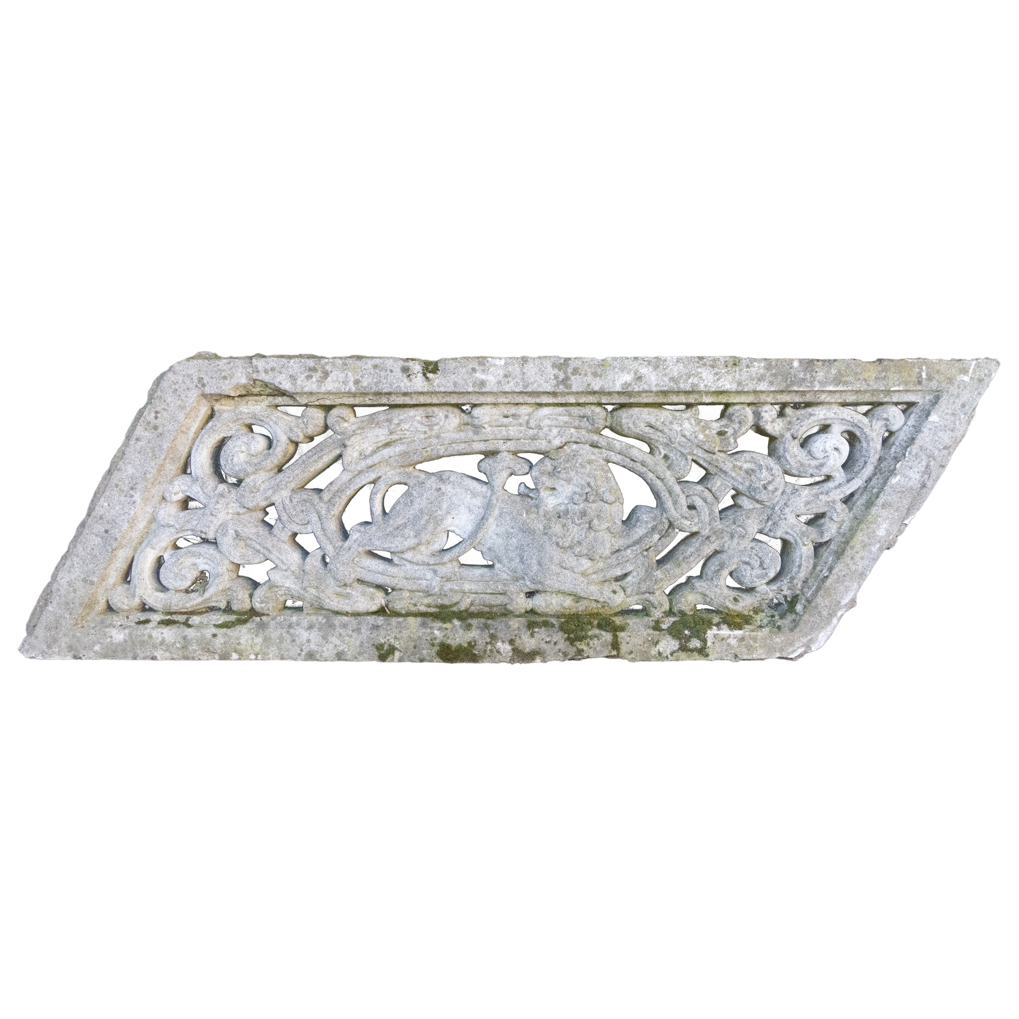 Panou decorativ ornamentat cu reprezentări de lei integrați într-un decor vegetal stilizat, ce decorau fațada cerdacului casei artistului 