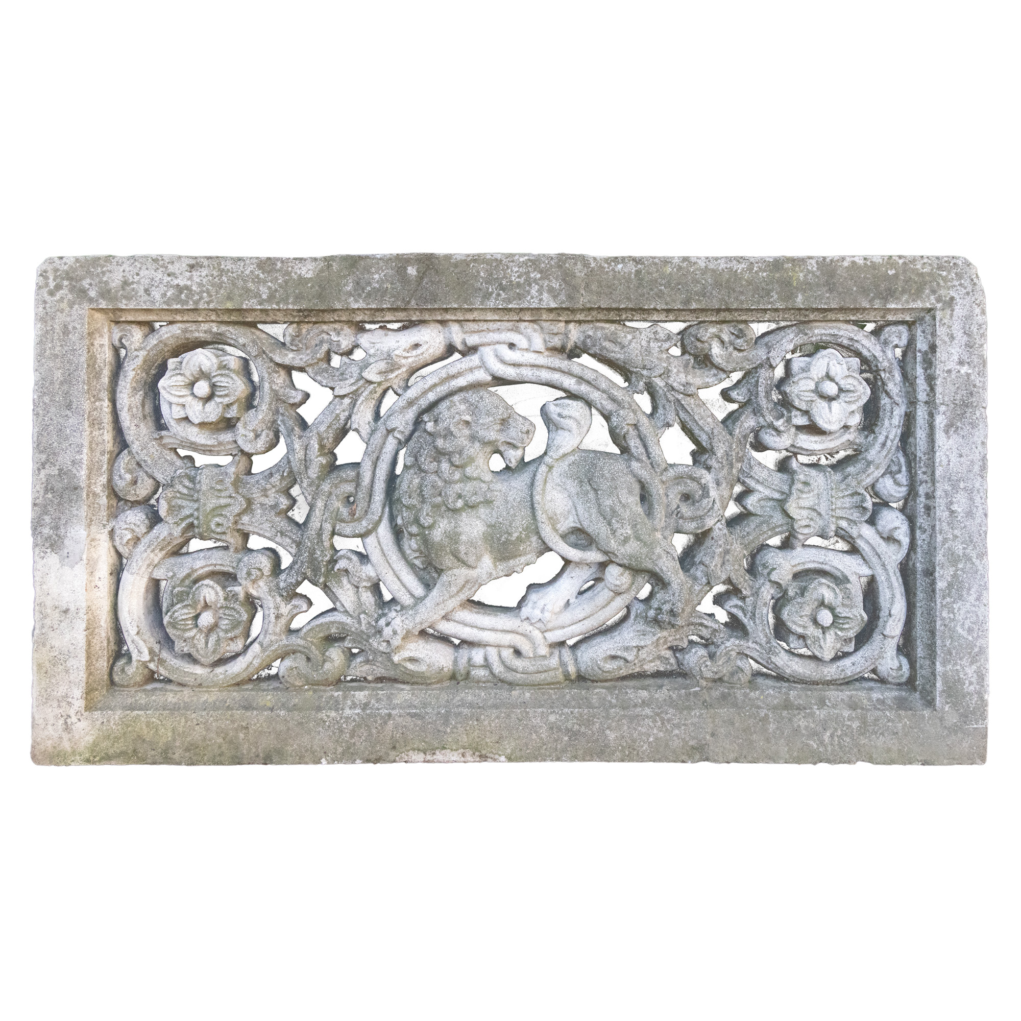 Panou decorativ ornamentat cu reprezentări de lei integrați într-un decor vegetal stilizat, ce decorau fațada cerdacului casei artistului