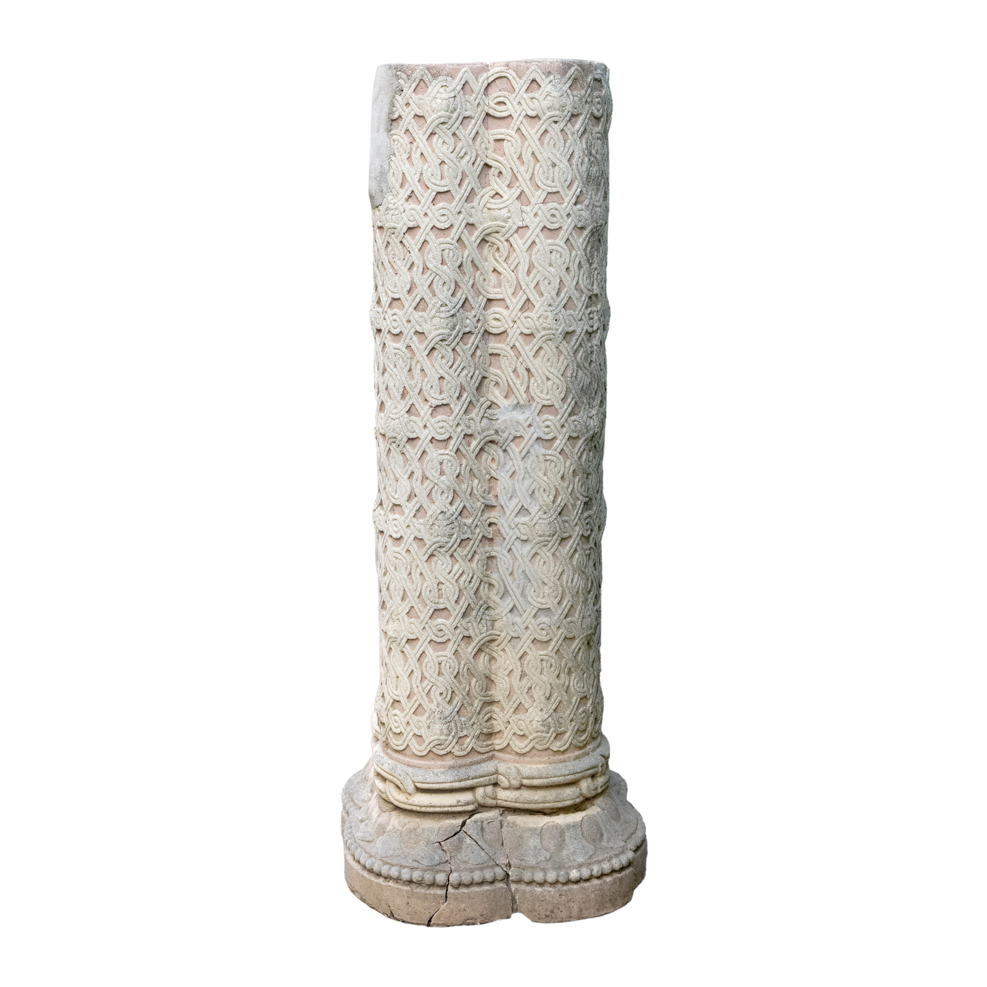 Coloană fasciculată, decorată cu feston perlat și vrejuri stilizate geometric