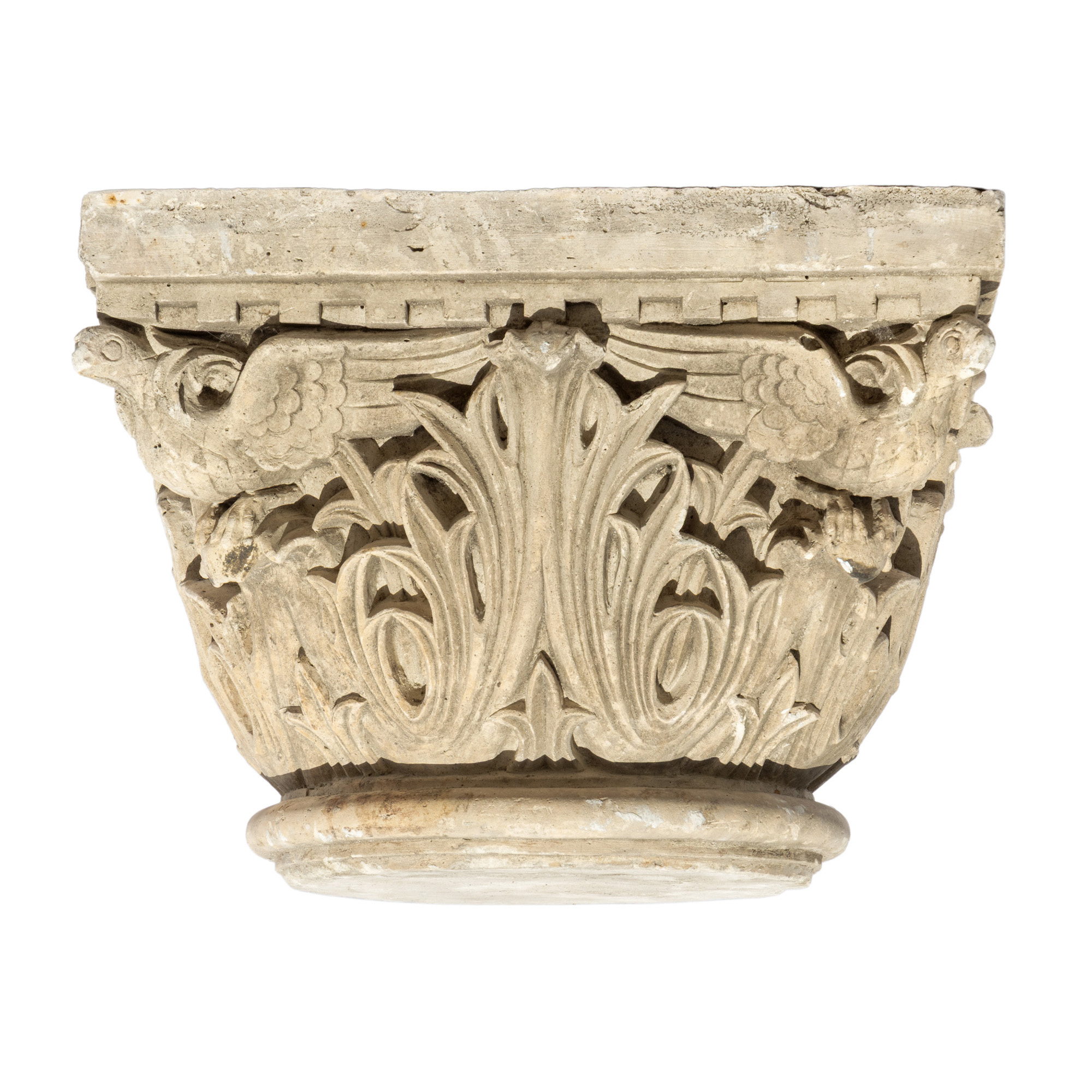 Corinthian capital, decorated with avimorph motifs and acanthus leaves