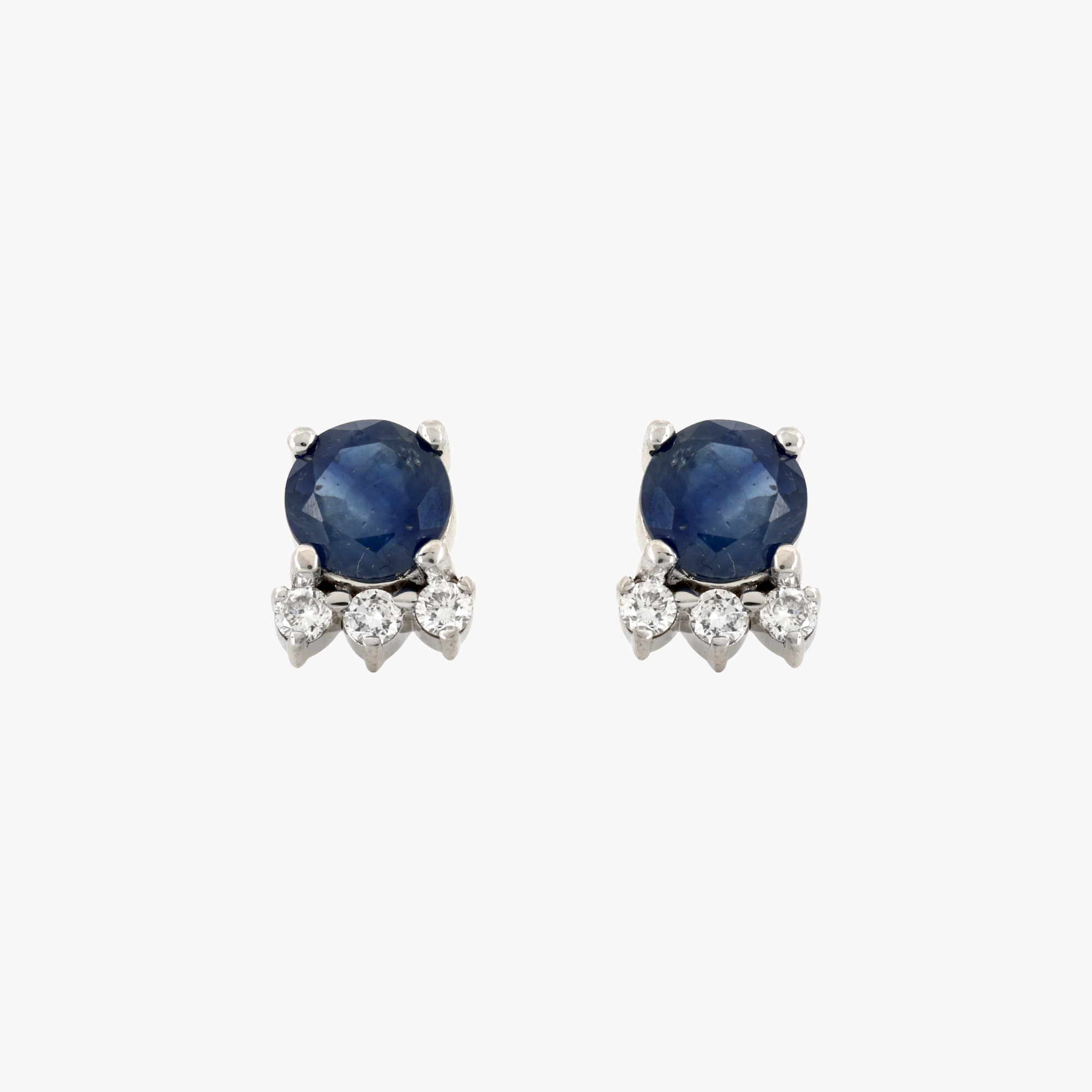 Pair of white gold earrings, decorated with diamonds and sapphires