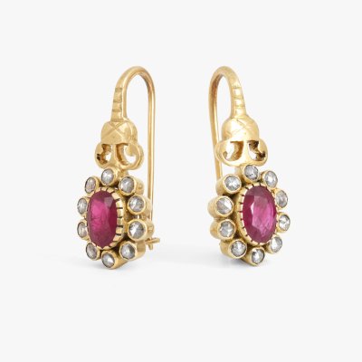 Pair of gold earrings, decorated with rubies and diamonds, accompanied by a LabiGem gemological certificate