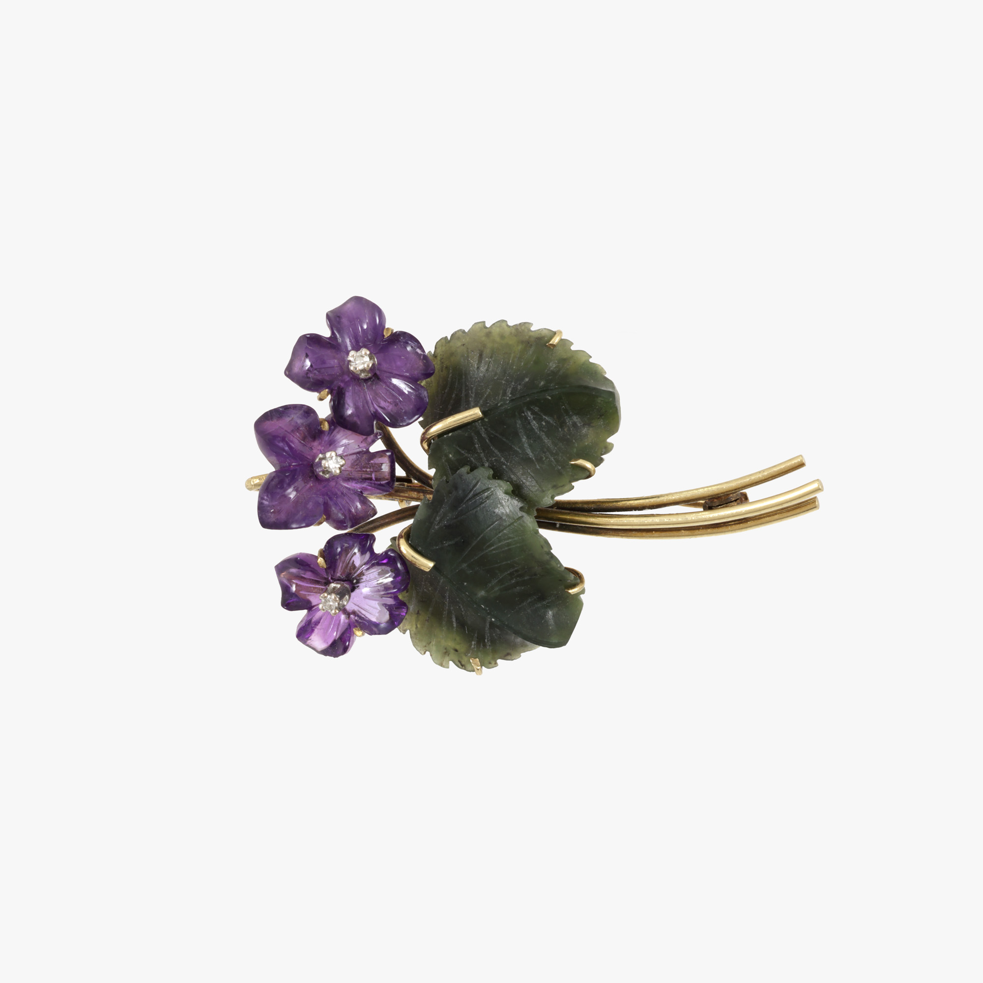 ”Sweet Violet” - broșă din aur, realizată în forma unui buchet de flori, decorat cu ametist, nefrit și diamante