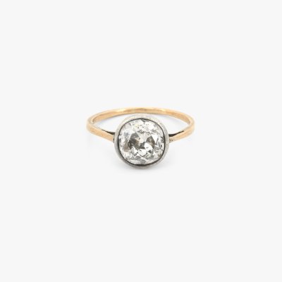 Gold and silver ring, decorated with old-mine cut diamond, approx. 1.90 ct., accompanied by additional gemological certificate