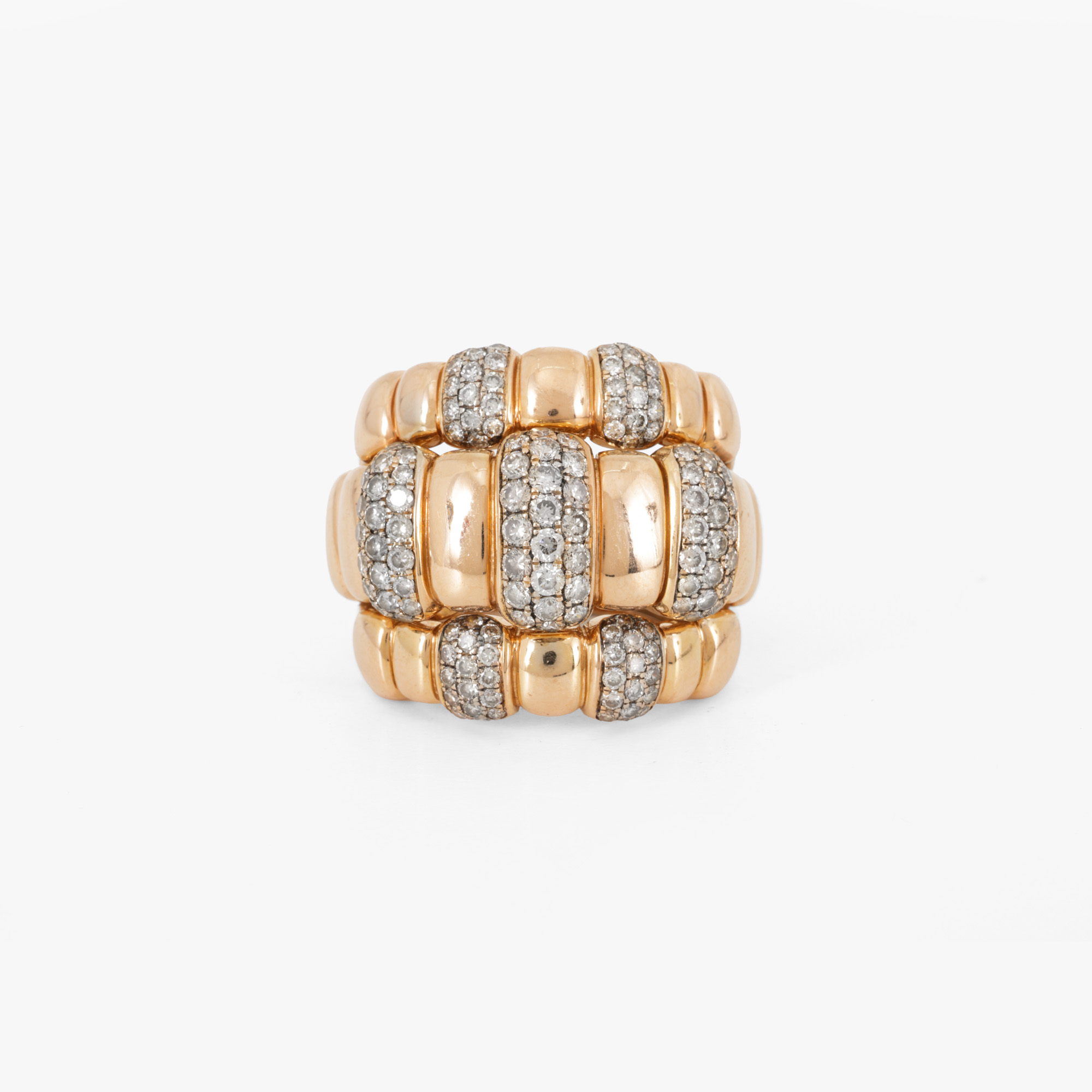 Rose gold ring, decorated with a multitude of diamonds, accompanied by an additional gemological certificate