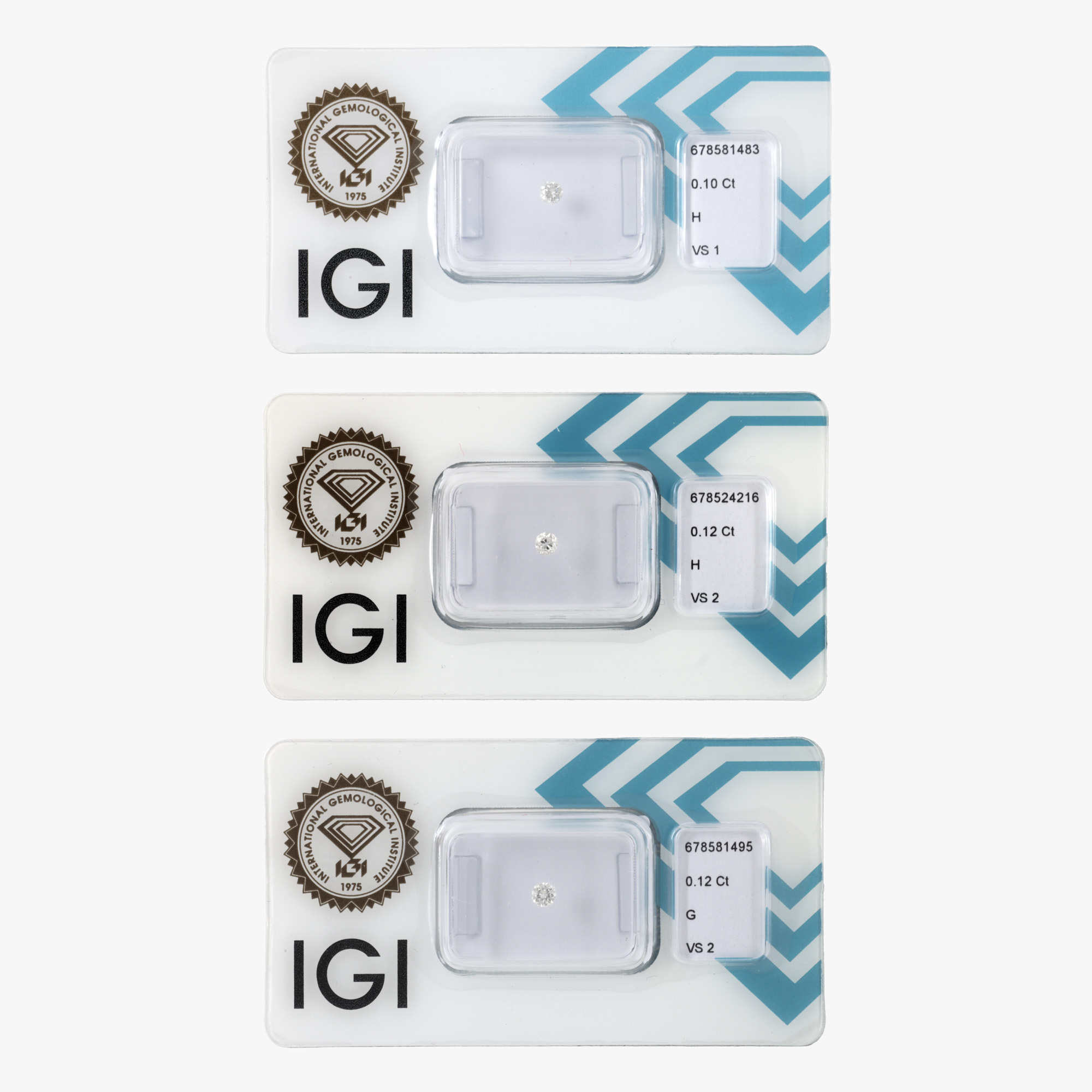 Lot format din trei diamante, însoțite de certificate IGI