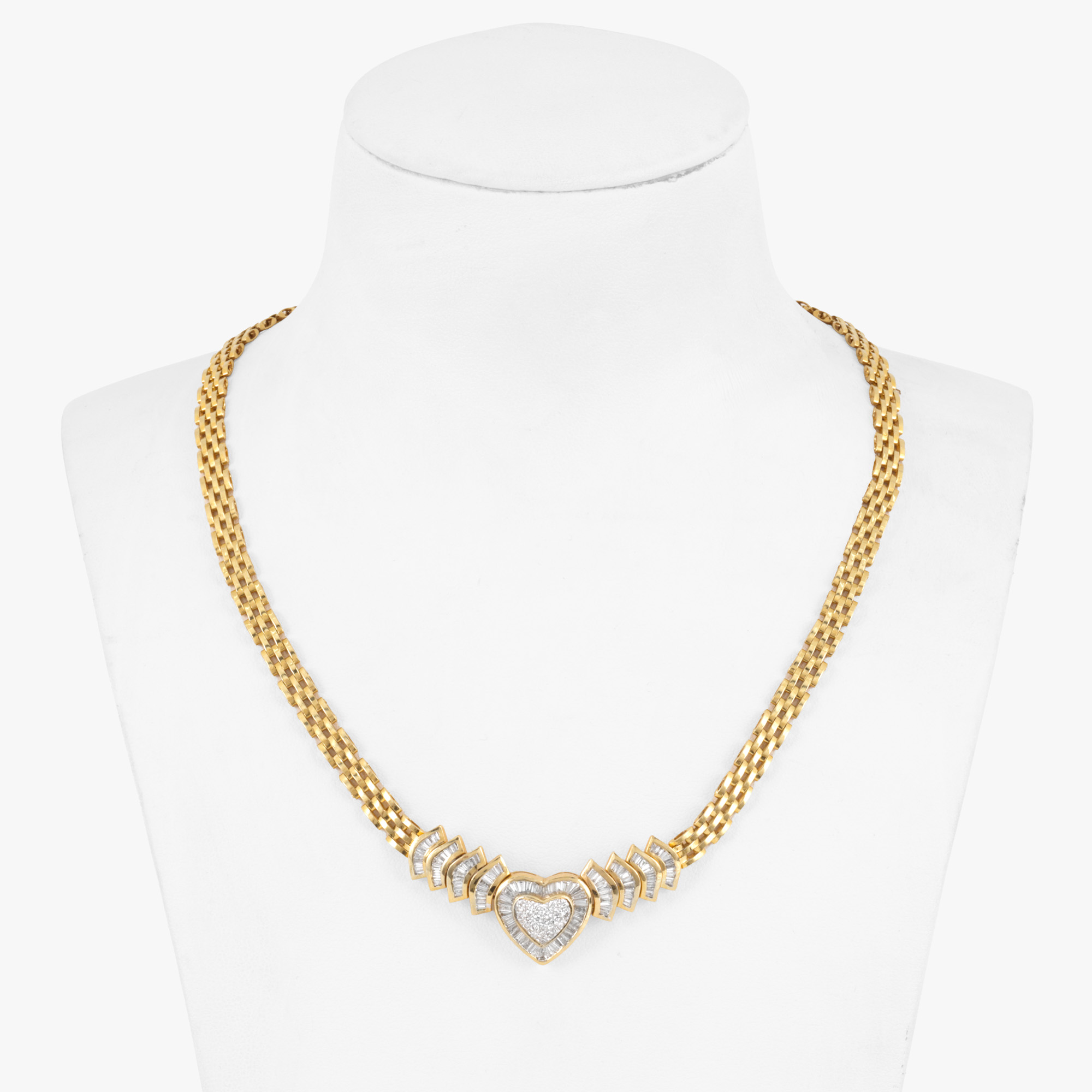 Gold necklace, decorated with diamonds