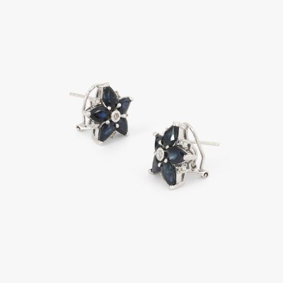 Pair of white gold earrings, decorated with sapphires and diamonds, accompanied by additional gemological certificate