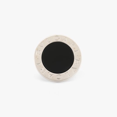 Bvlgari ring in white gold, decorated with onyx