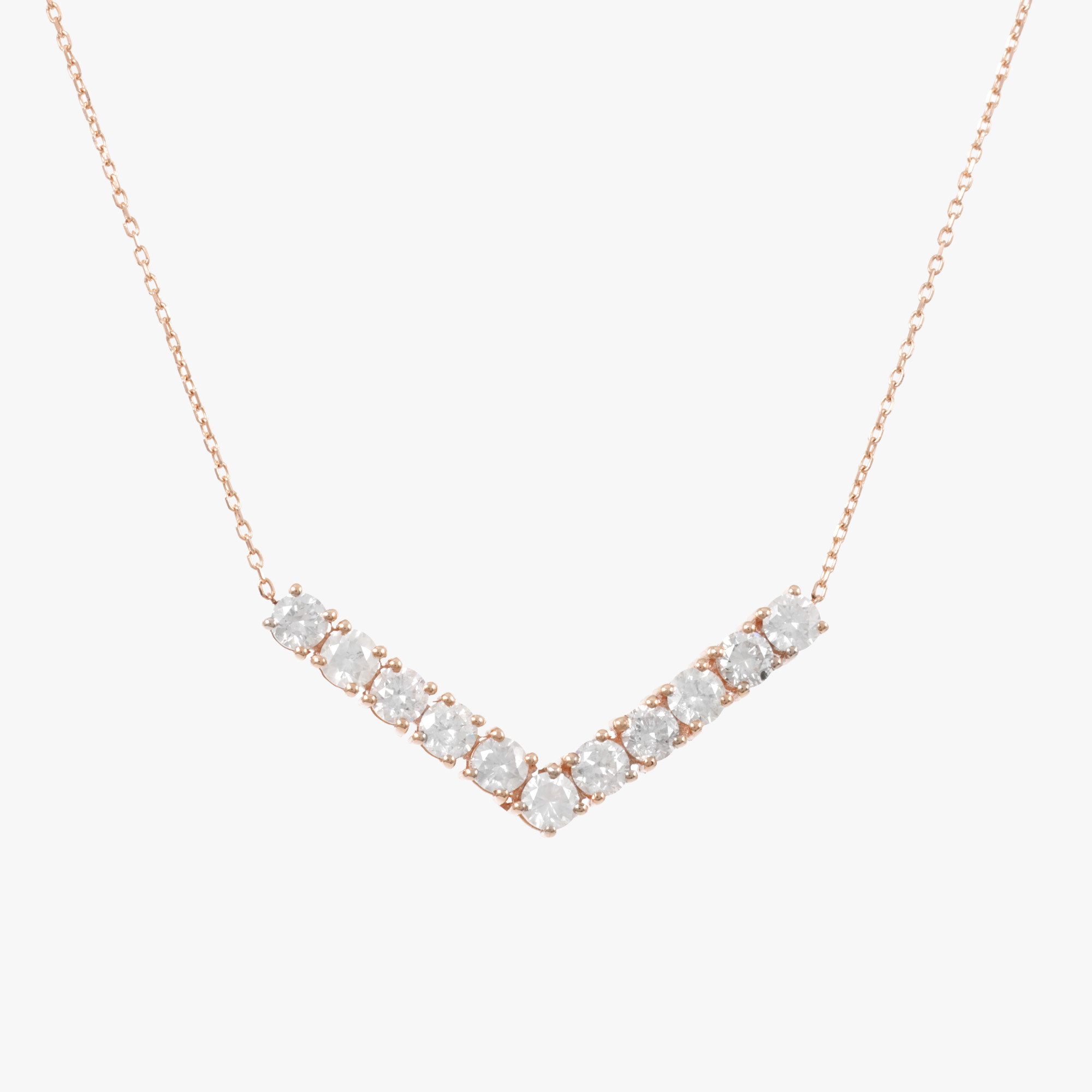 Rose gold chain with diamond-decorated pendant, accompanied by a GW LAB gemological certificate