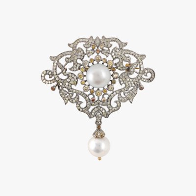 Silver brooch, decorated with pave diamonds and pearls