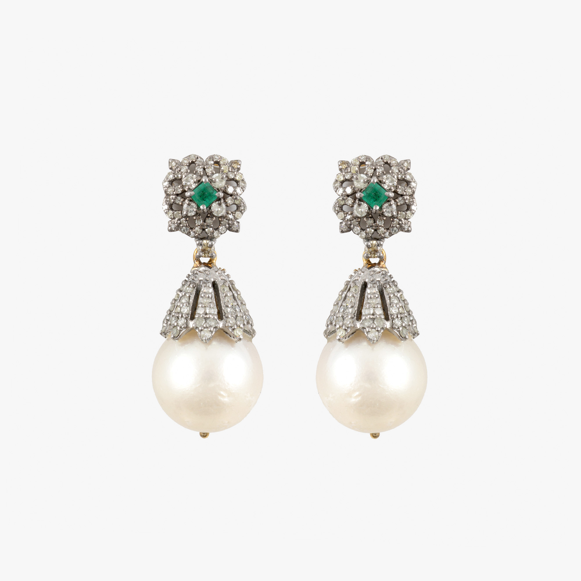 Pair of silver earrings, decorated with diamonds, emeralds and pearls