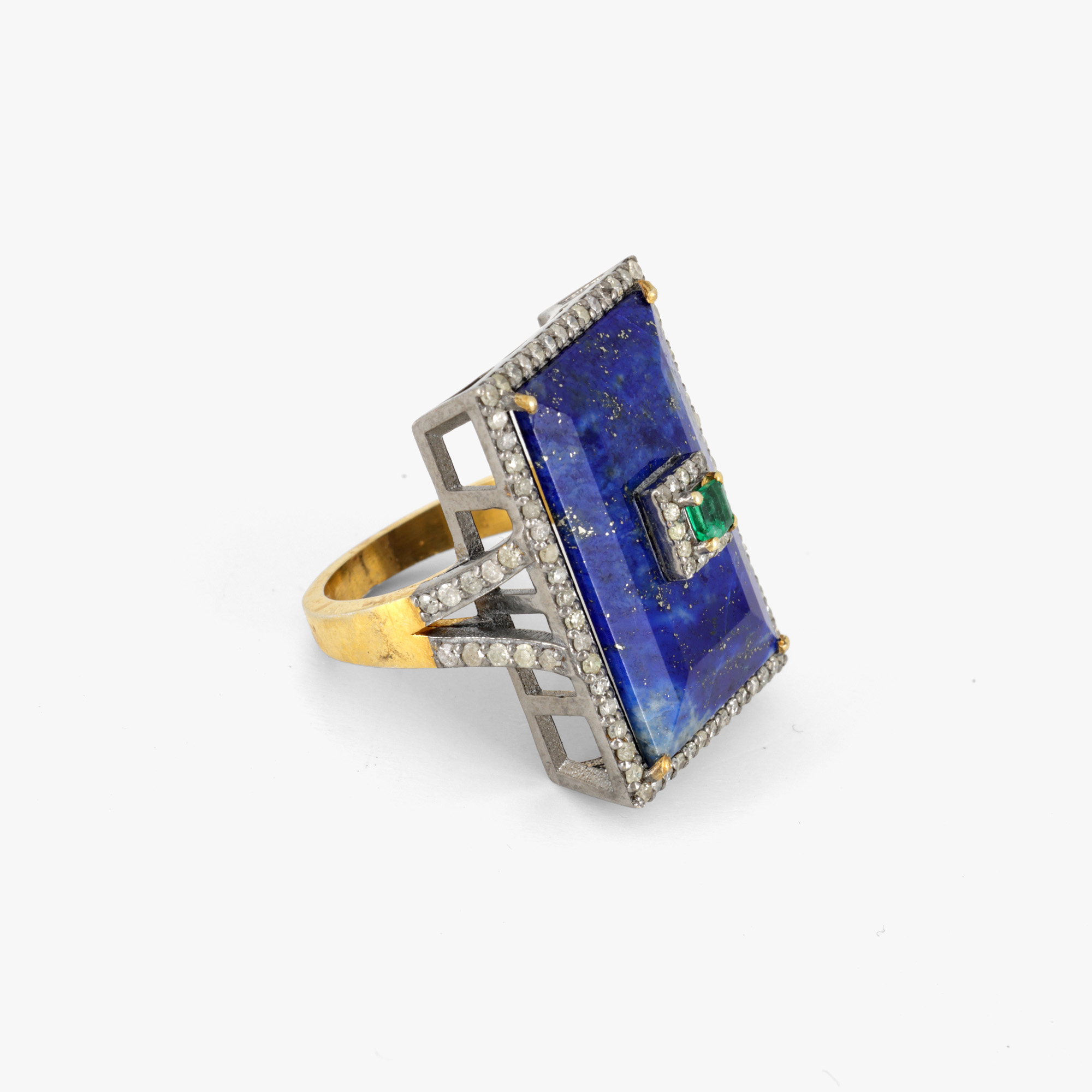 Partially gilded silver ring, decorated with lapis lazuli, diamonds and emerald