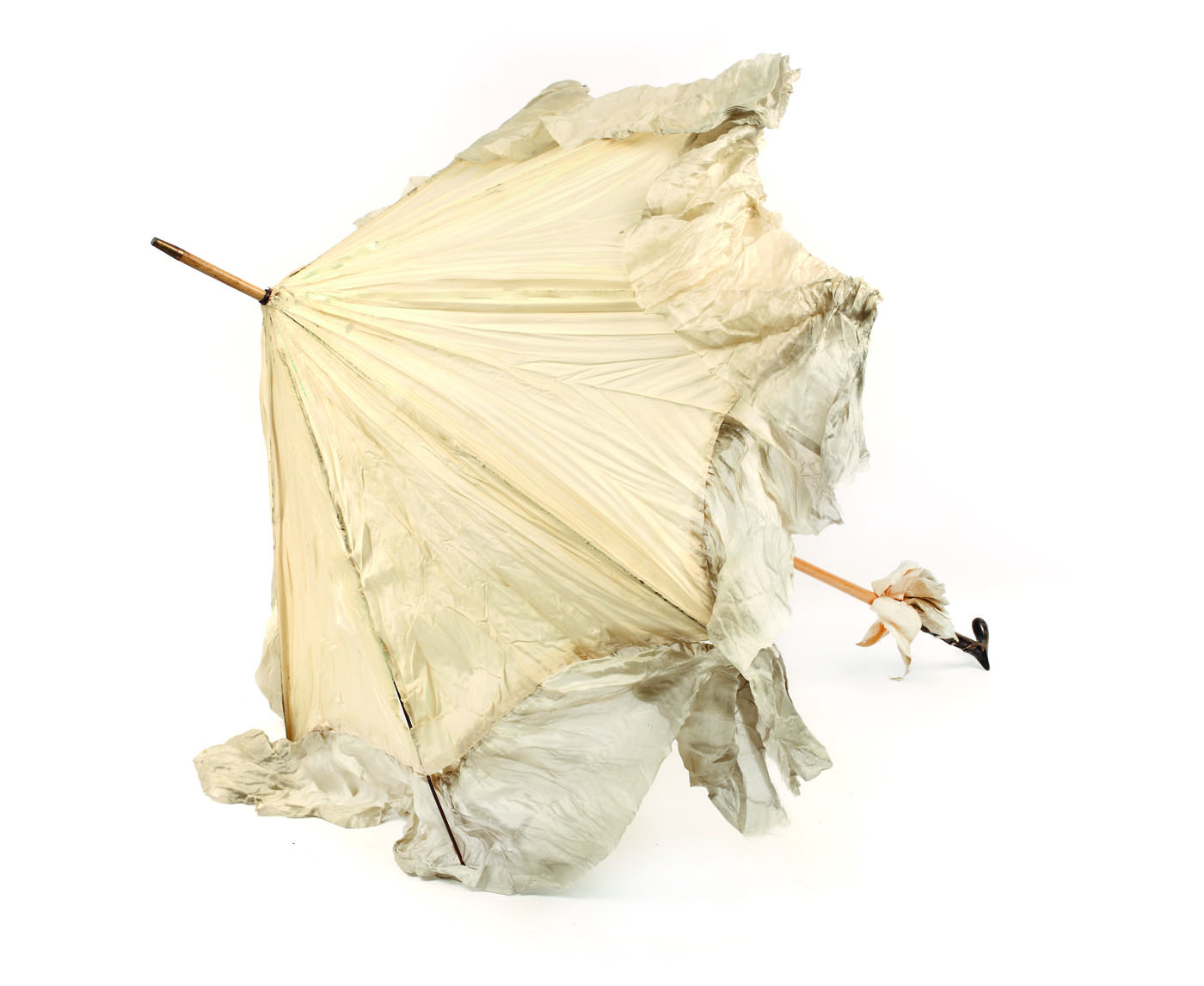 Umbrelă de damă, albă, cu mâner în decor floral, prima jumătate a sec. XX