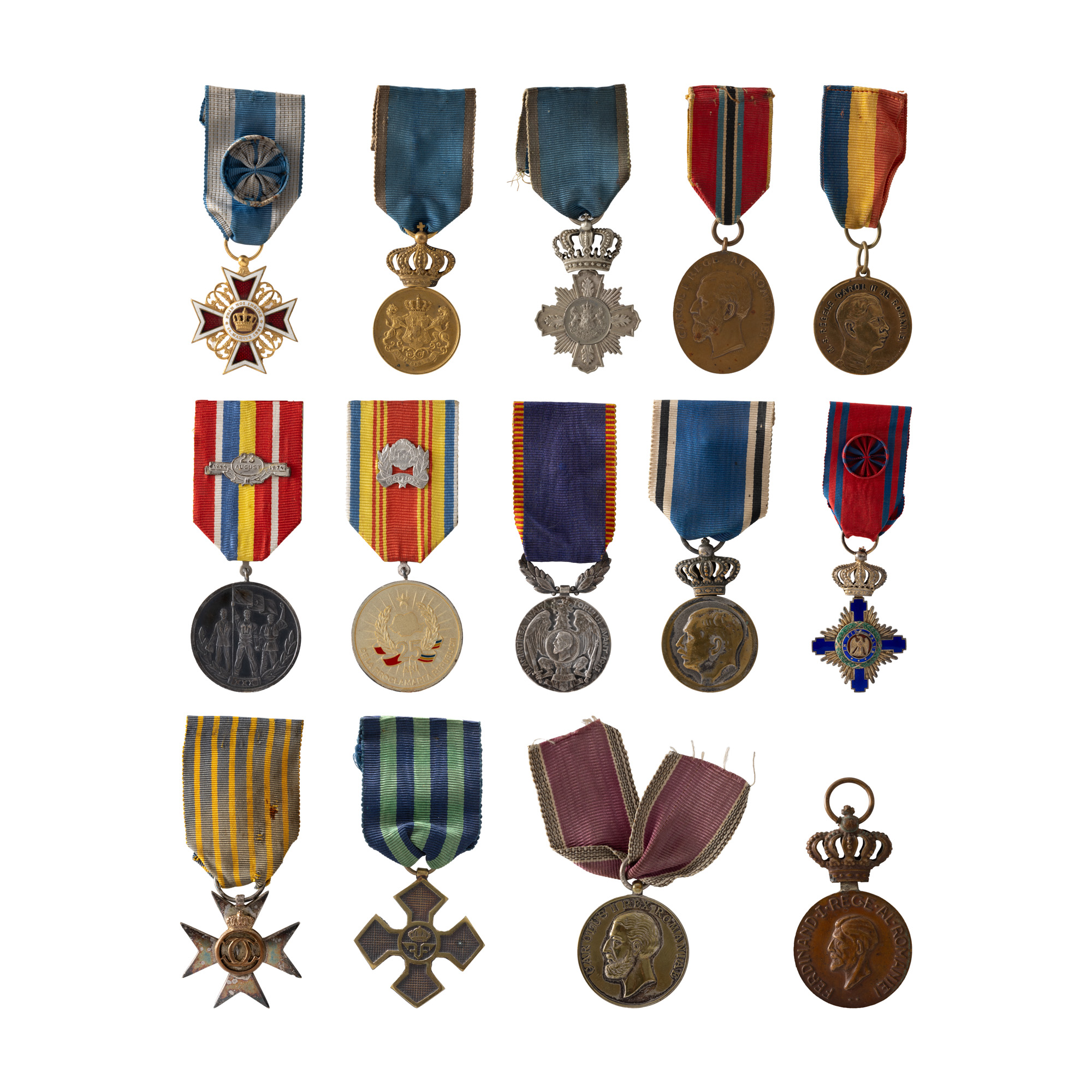 Lot format din 14 decorații, perioada regalistă și comunistă