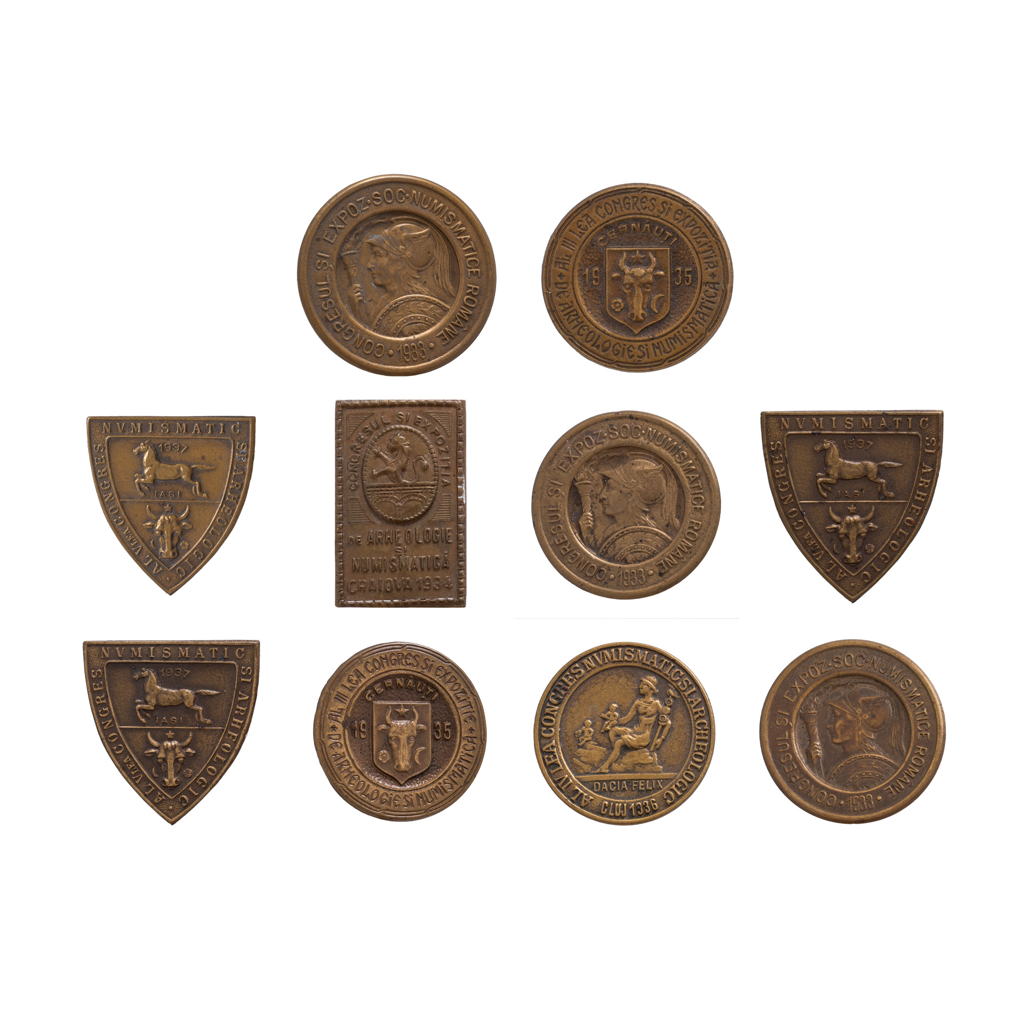Lot format din 10 insigne ale congreselor de Numismatică și Arheologie, perioada interbelică, 1933-1937