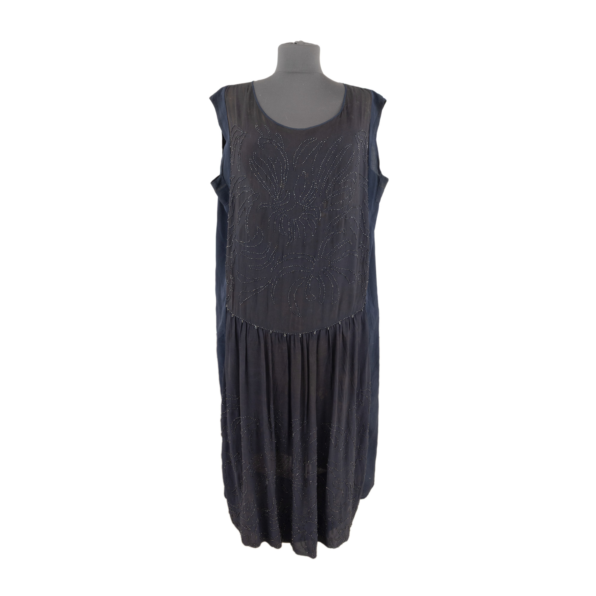 Rochie din mătase, decorată cu pailleté, prima jumătate a sec. XX