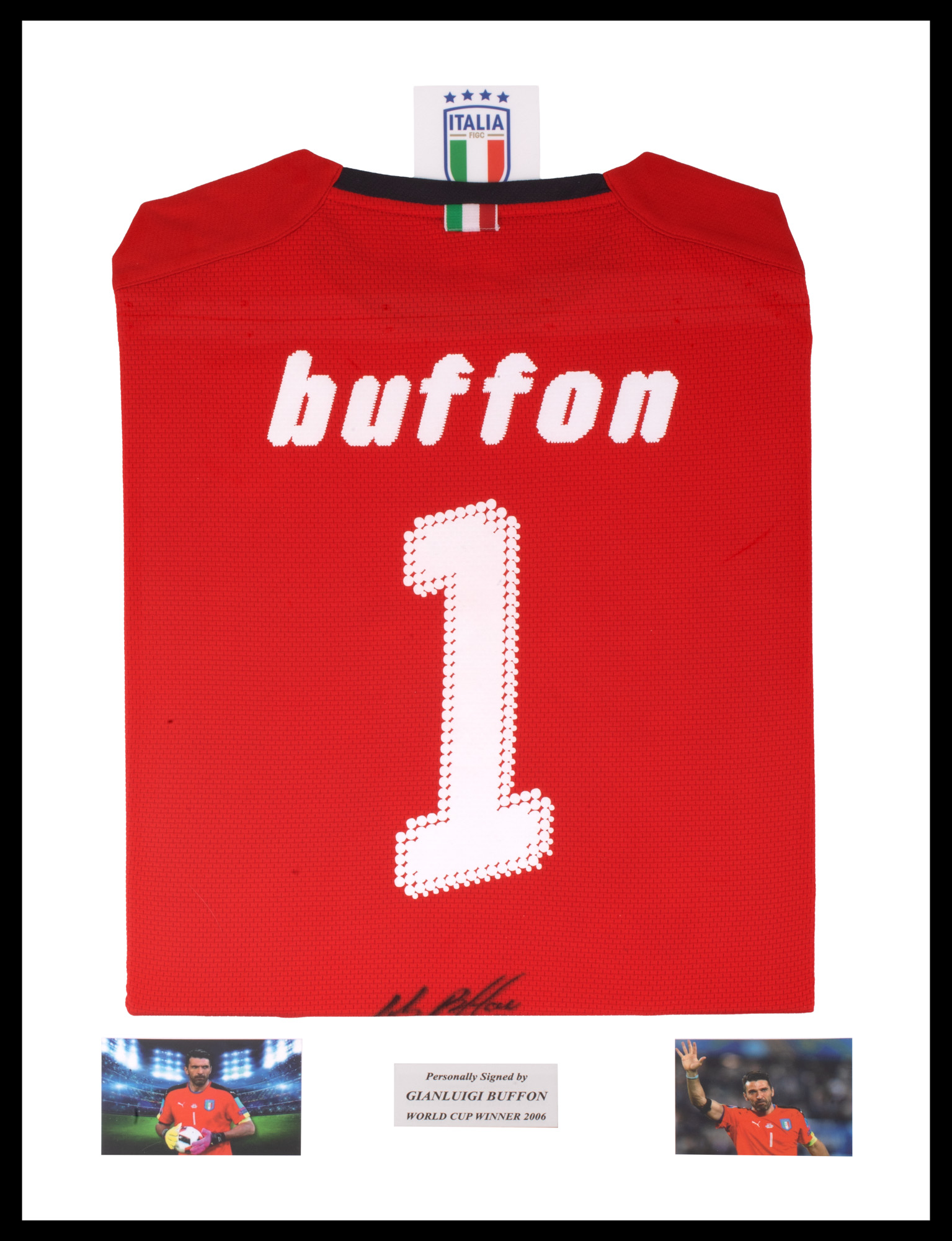 Tricou al echipei naționale a Italiei, cu semnătura olografă a lui Gianluigi Buffon, înrămat