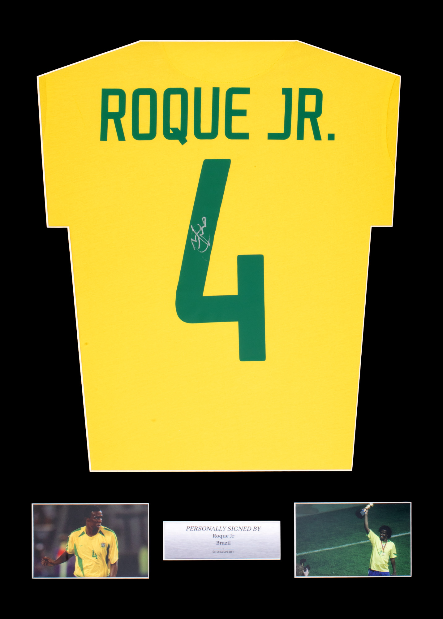 Tricou al echipei naționale a Braziliei, cu semnătura olografă a lui José Vítor Roque Júnior, înrămat