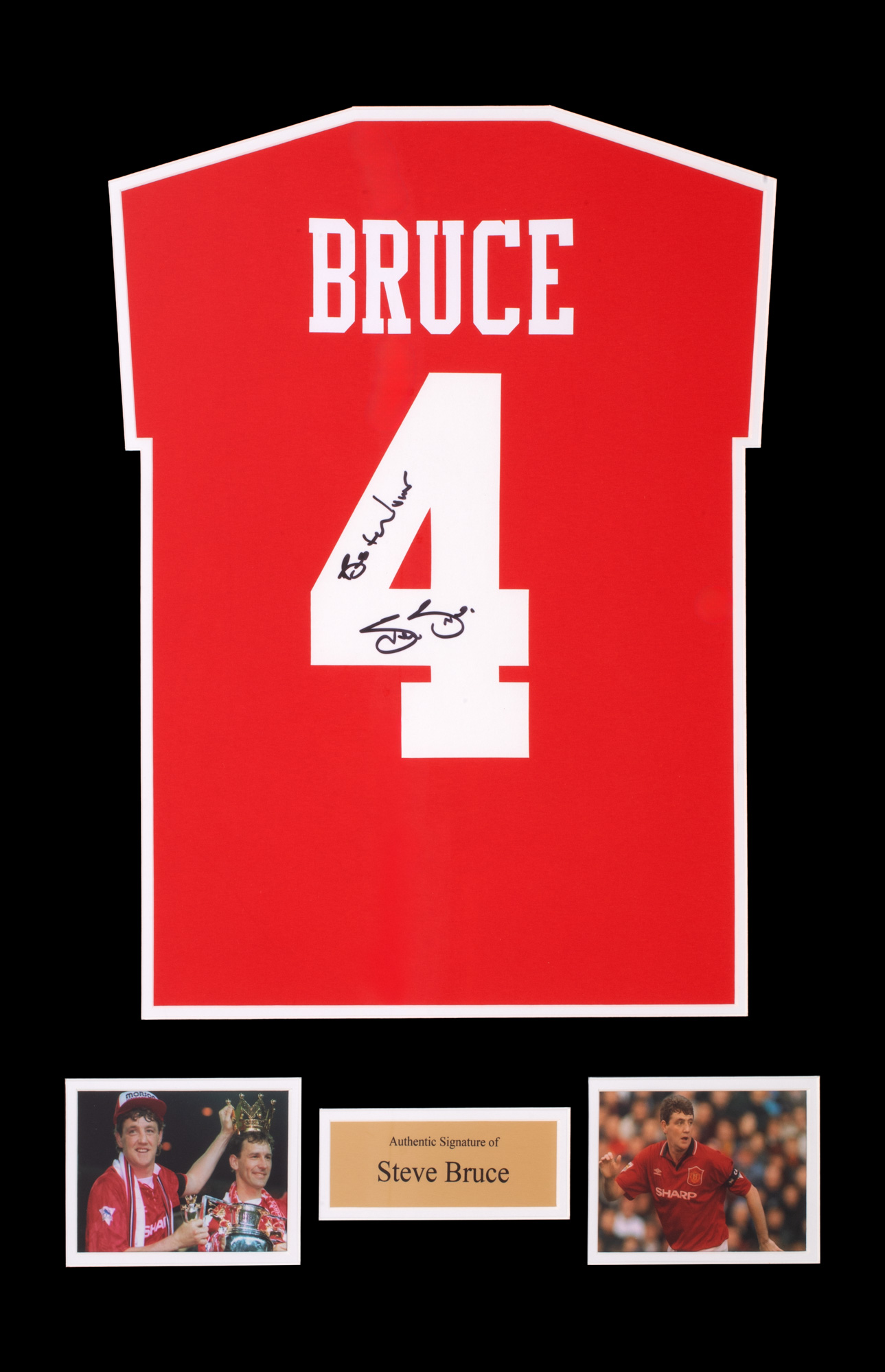 Tricou Manchester United, cu semnătura olografă a lui Steve Bruce, înrămat