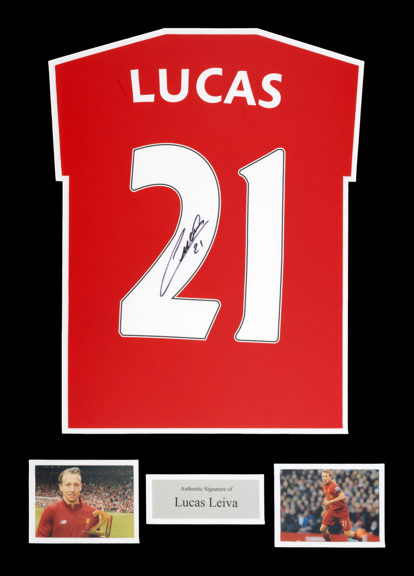 Tricou F.C. Liverpool, cu semnătura olografă a lui Lucas Leiva, înrămat