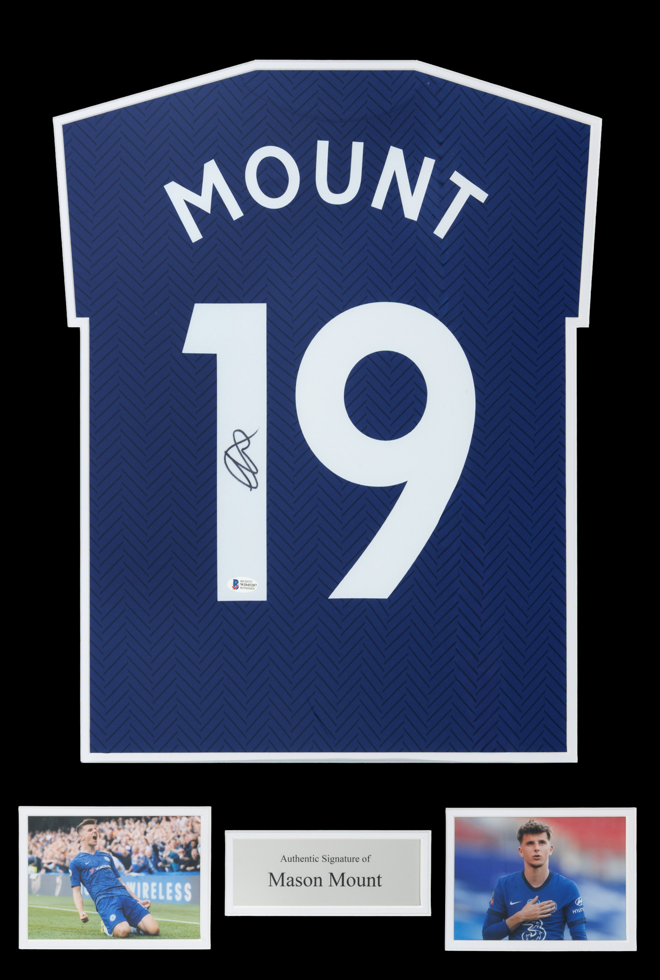Tricou F.C. Chelsea, cu semnătura olografă a lui Mason Mount, înrămat