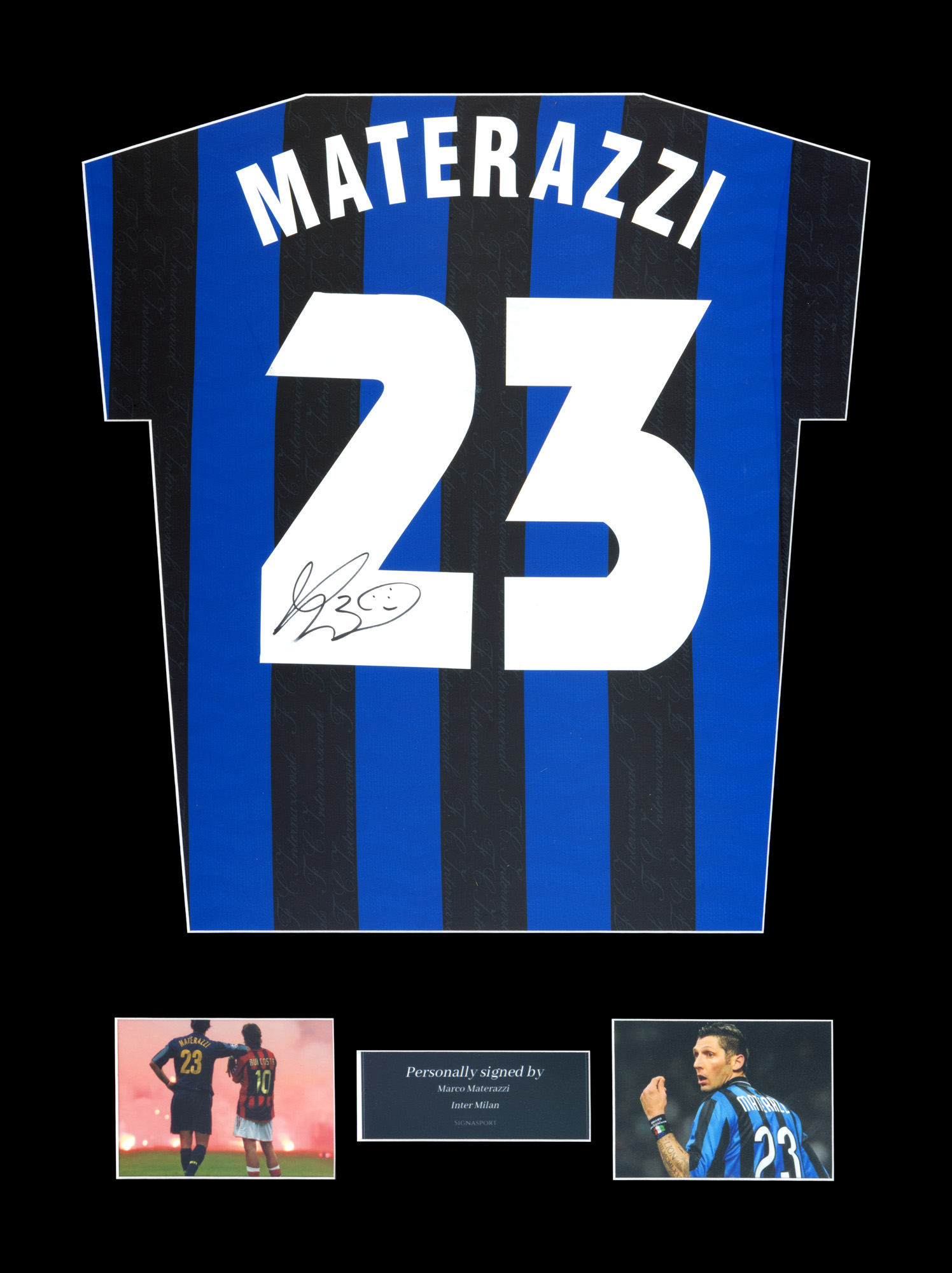Tricou Inter Milan, cu semnătura olografă a lui Marco Materazzi, înrămat