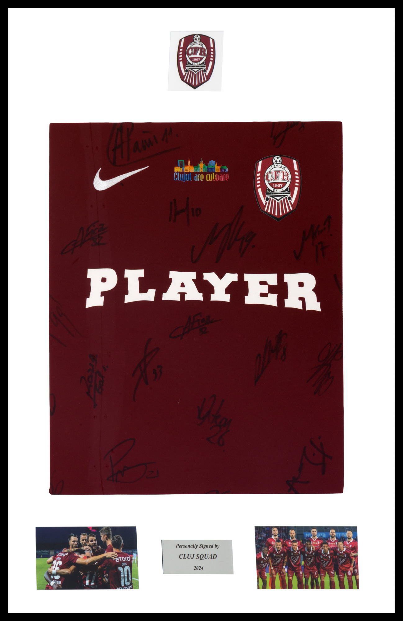 Tricou CFR Cluj, cu semnăturile olografe ale echipei, printre care Ciprian Deac, Constantin-Păun Alexandru, Louis Munteanu, Meriton Korenica, Rareș Gal, Alin Fică, Mihai Popa, Lindon Emerllahu2024, înrămat