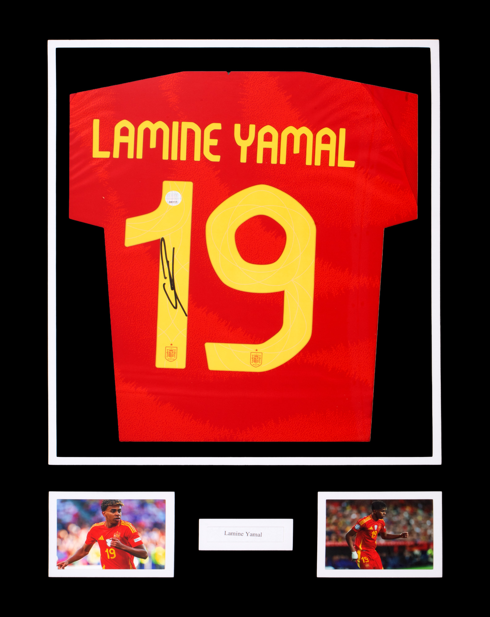 Tricou al echipei naționale a Spaniei, cu semnătura olografă a lui Lamine Yamal, înrămat