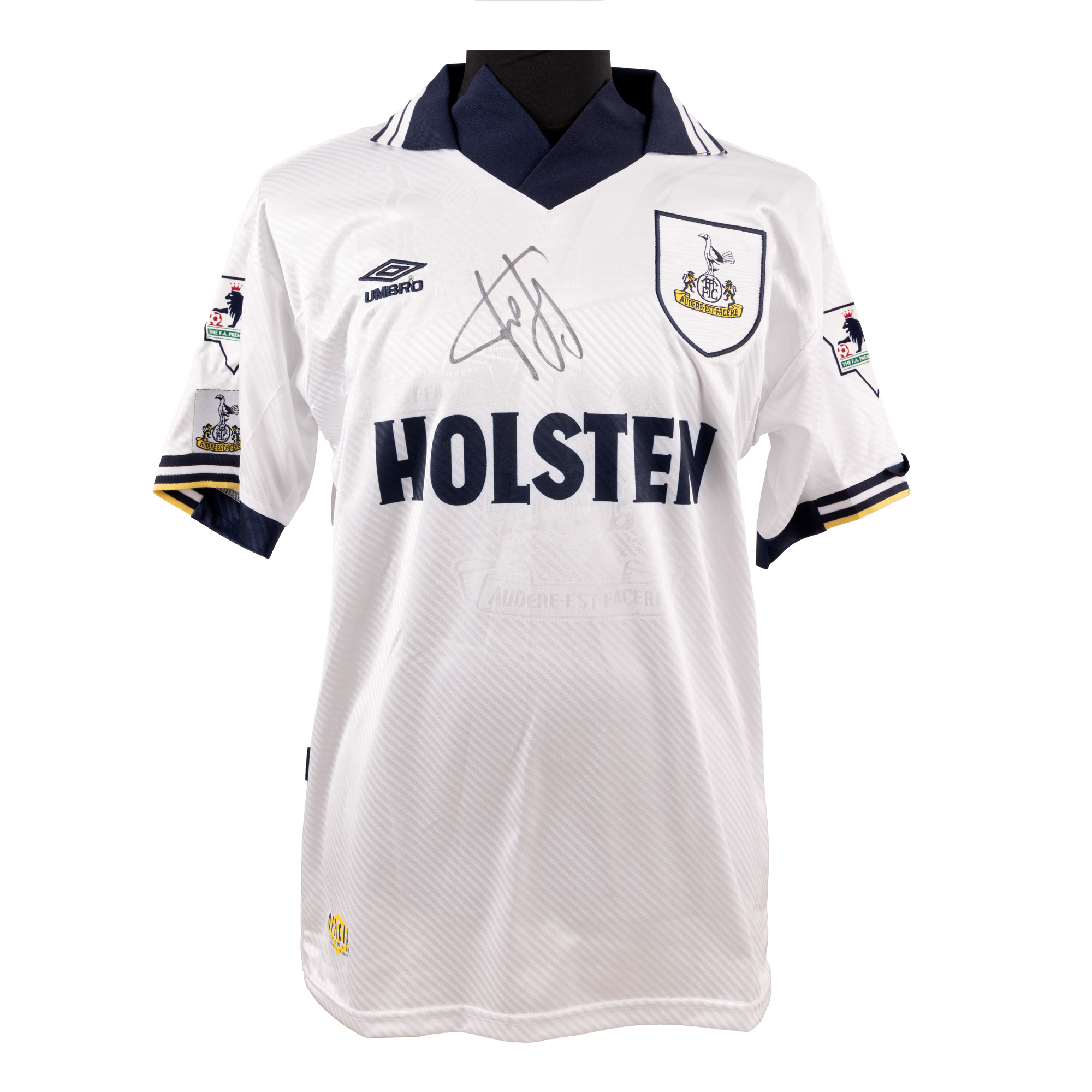 Tricou Tottenham Hotspur, cu semnătura olografă a lui Gheorghe ("Gică") Popescu, înrămat