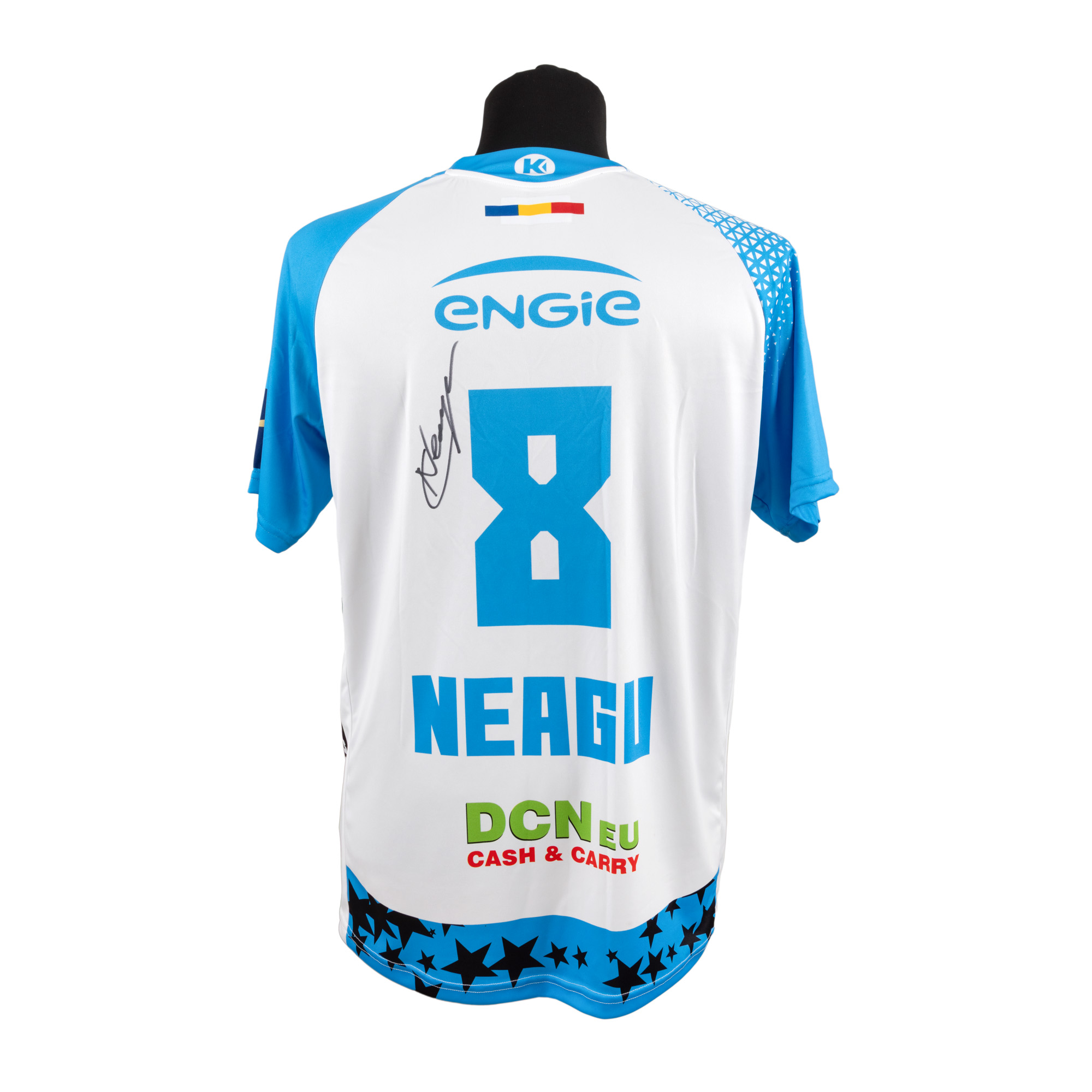 Tricou de handbal, cu semnătura olografă a Cristinei Neagu, înrămat