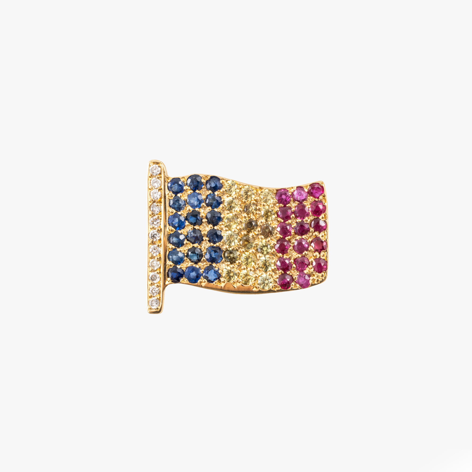 Pin din aur, sub formă de steag, decorat cu safire multicolore și diamante, însoțit de certificat gemologic suplimentar