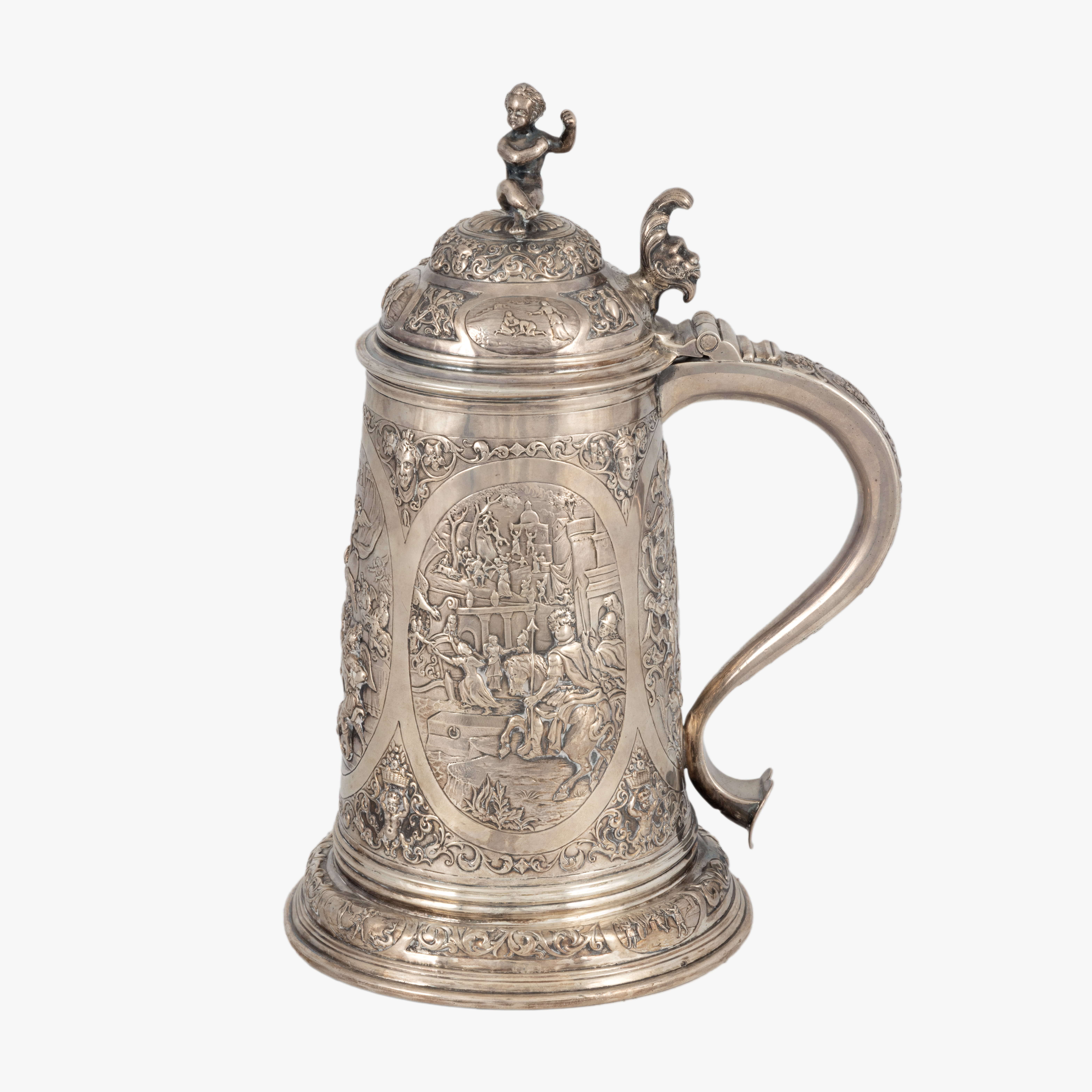 Halbă din argint, cu capac, cca. 1736, provine din colecția generalului Mihai Caraman