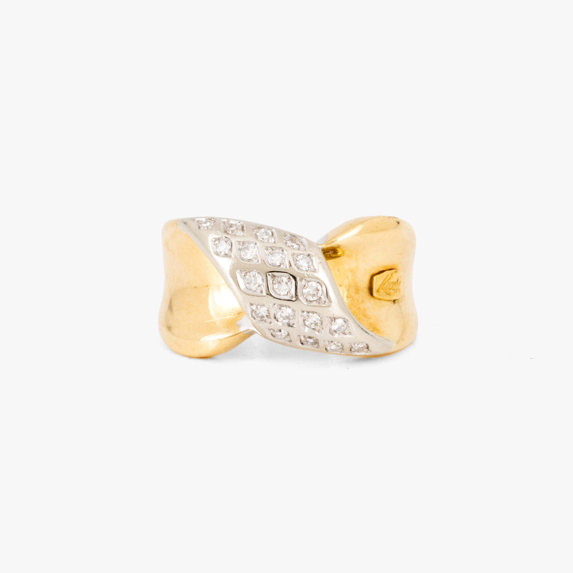 Recarlo two-tone gold ring, decorated with diamonds