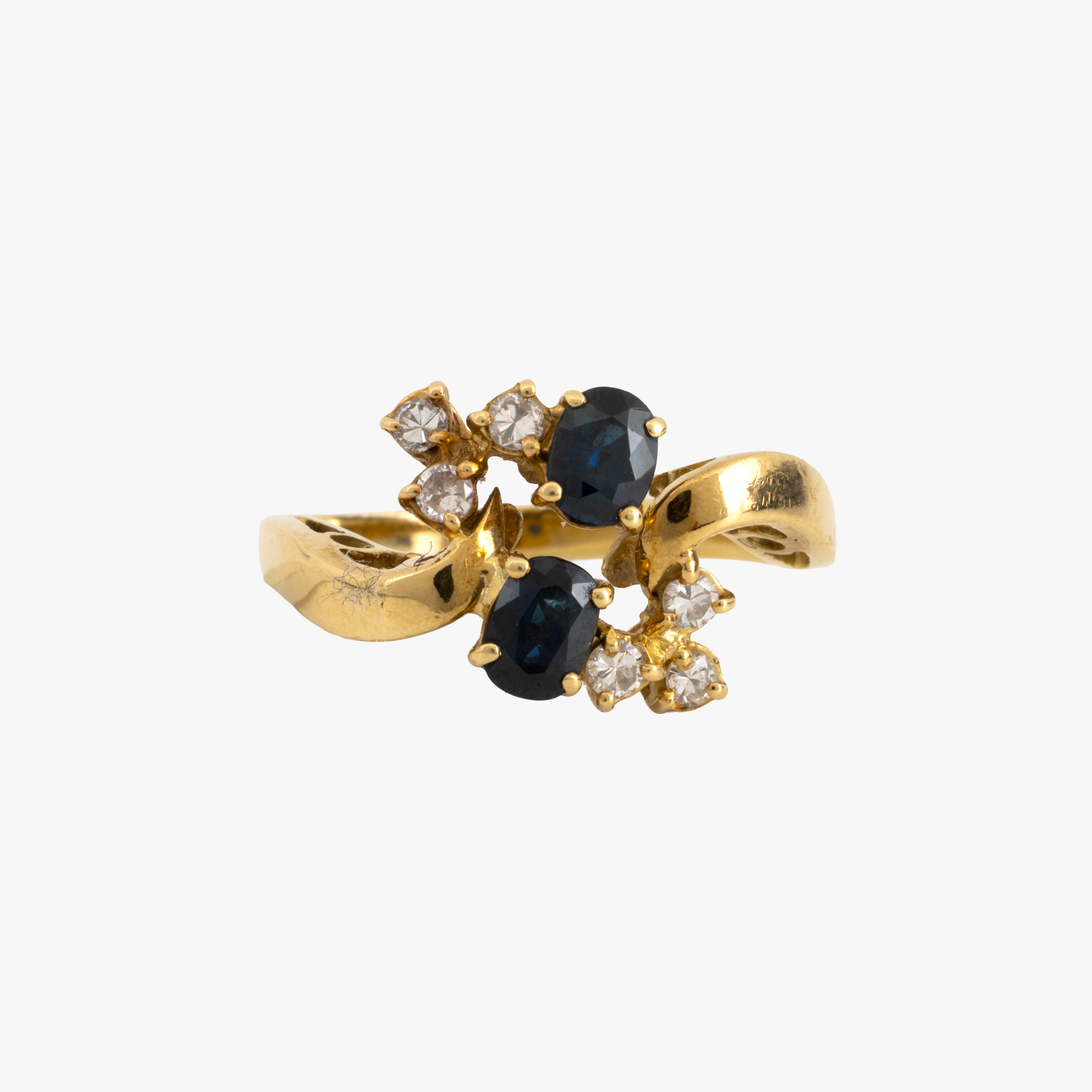 Gold ring, decorated with sapphires and diamonds, accompanied by additional gemological certificate