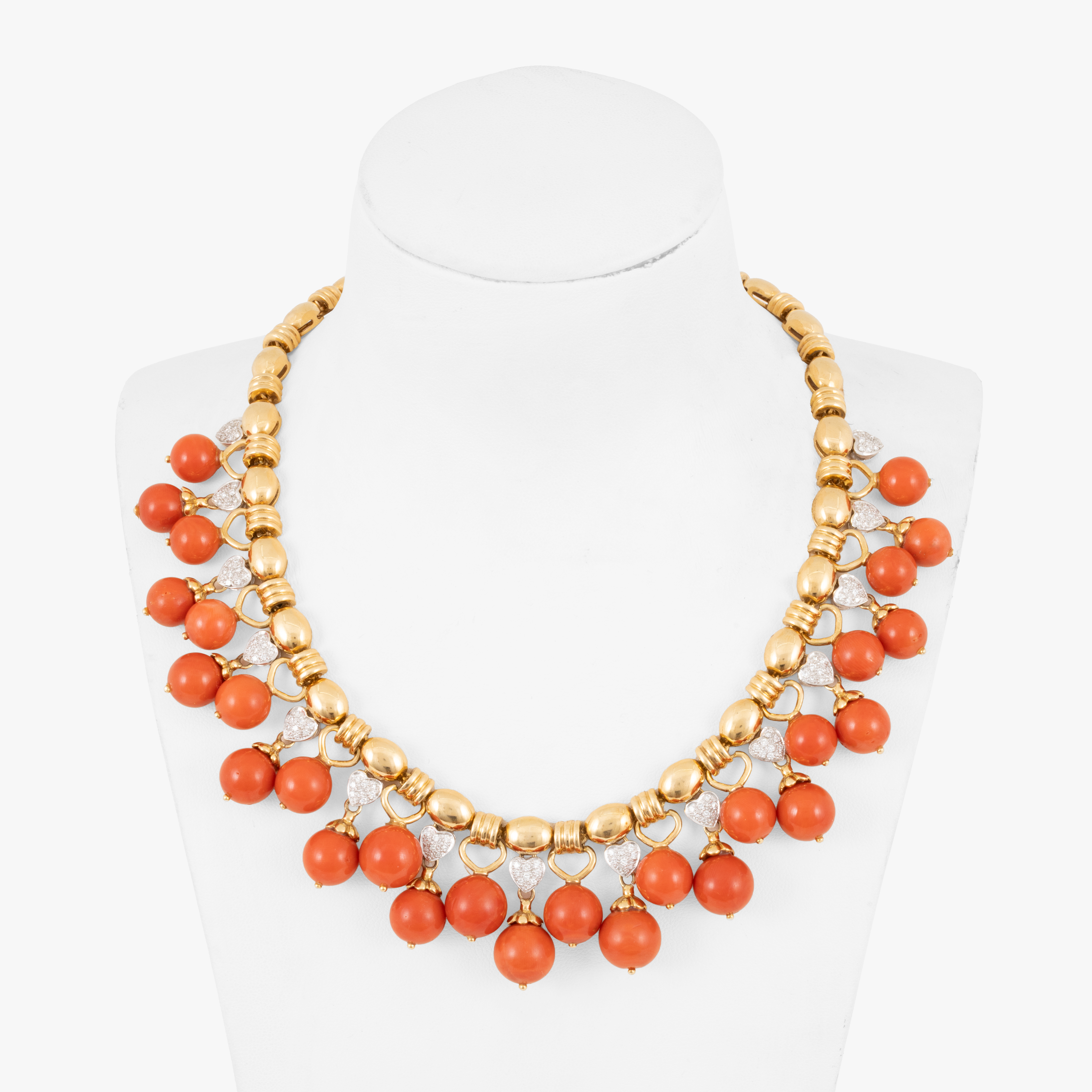 Bicolor gold necklace, decorated with diamonds and coral, cca. 1980, accompanied by additional gemological certificate
