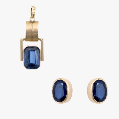 Art Deco style gold earrings and pendant set, decorated with sapphires