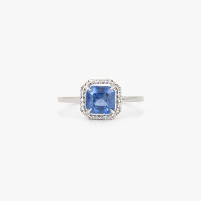 Platinum ring, decorated with sapphire and diamonds, accompanied by HRD Antwerp gemological certificate