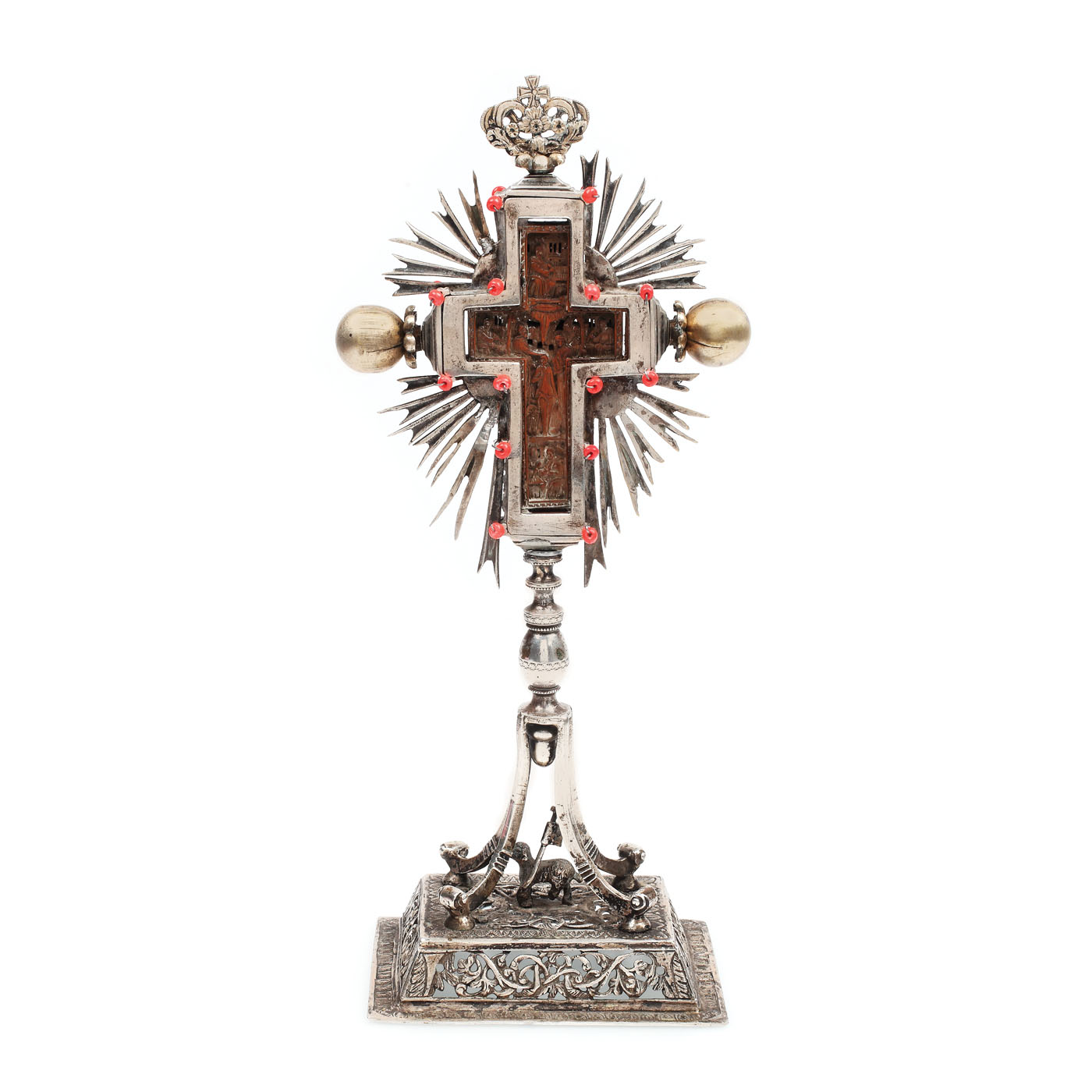 Cruce de altar, decorată cu sticlă de Murano, prima jumătate a sec. XIX