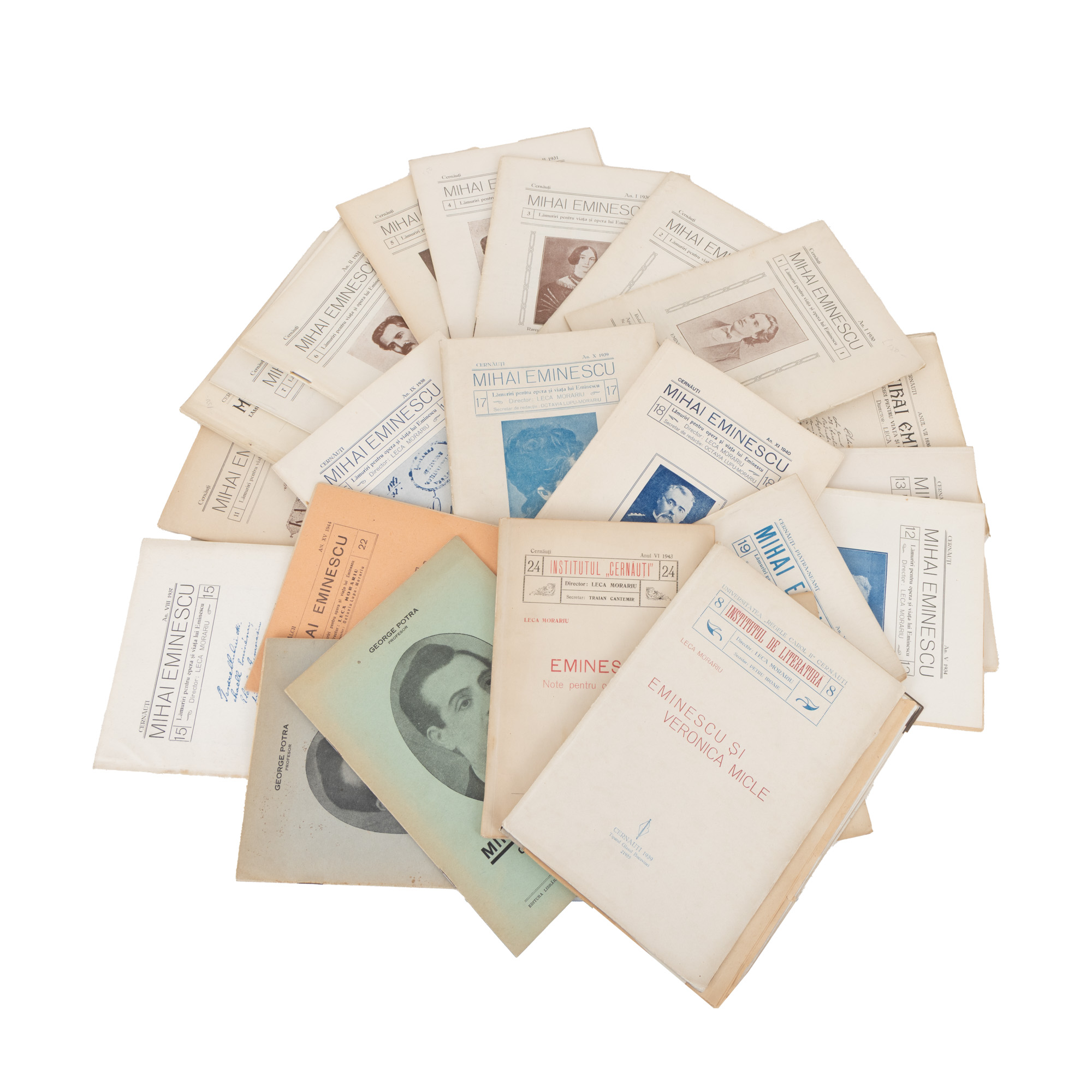 Lot format din revista ”Mihai Eminescu”, an I-XIII, nr. 1-8 și 10-20, 1930 -1942 și an XV, nr. 22, 1944, ”Eminescu și Veronica Micle”, de Leca Morariu, Cernăuți, 1939, ”Eminescu. Note pentru o monografie”, de Leca Morariu, Cernăuți, 1943, ”Mihai Eminescu. Cauzele morții sale”, de George Potra, București, 1934, ”Hotărârea Consiliului de Miniștri al RPR de comemorare a 75 de ani de la moartea lui Mihai Eminescu”, 9 martie 1964, Liga Culturală a Românilor. Filiala Ploiești, ”Șezătoarea Mihai Eminescu”, Ploiești, 1937, și patru fotocopii după ilustrații realizate de Ary Murnu insirate de opera lui Eminescu