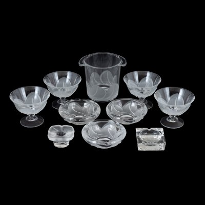 Durand D'Arques set for sorbet or fruit salad, consisting of cups, cooler, various bowls, mid 20th century