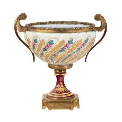 Centru de masă în manieră Sèvres, din porțelan și montură din bronz doré, cca. 1890