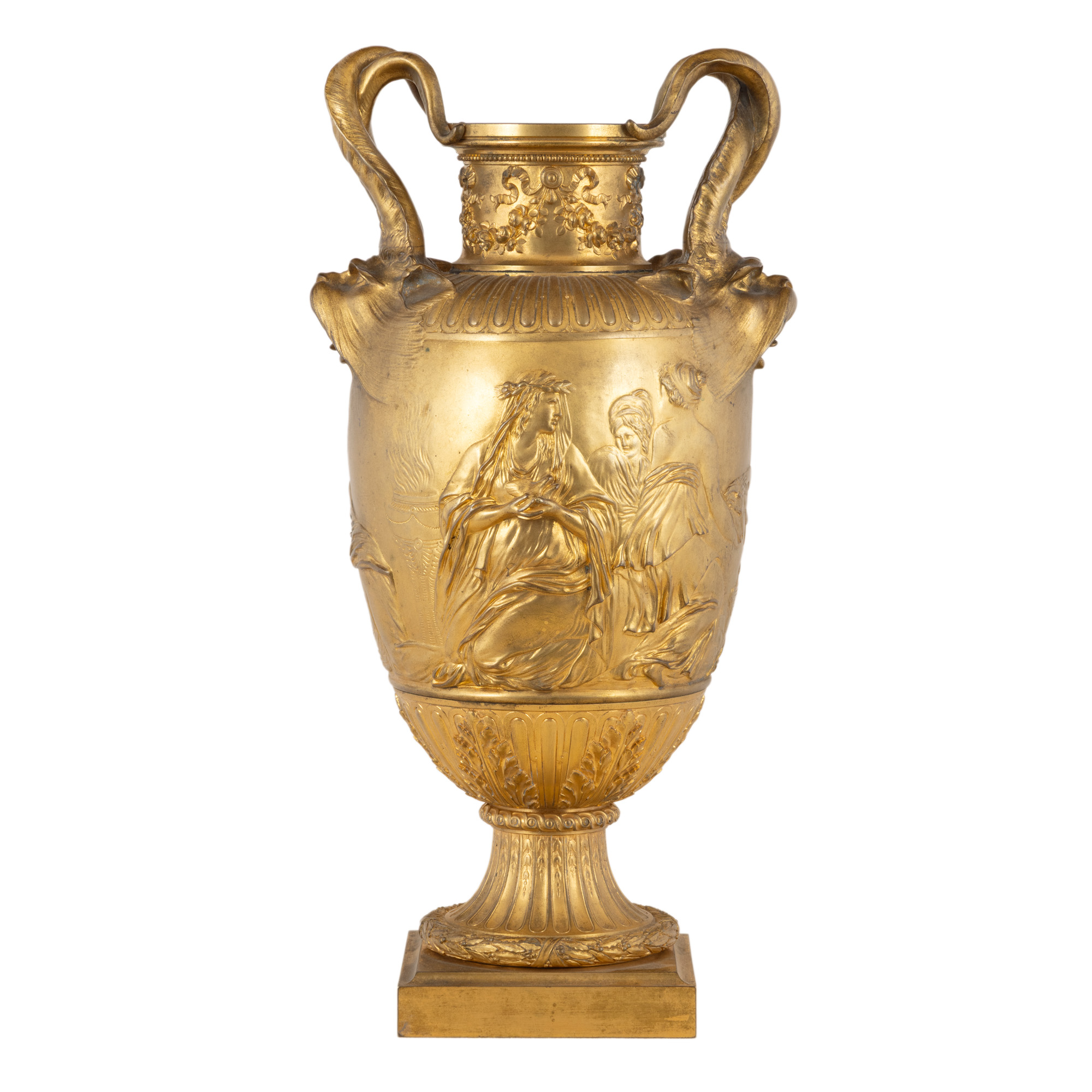 Vas în manieră Neo-Clasică, din bronz doré, decorat cu scene ce înfățișează sacrificiul vestalelor, semnat F. Barbedienne, cca. 1890