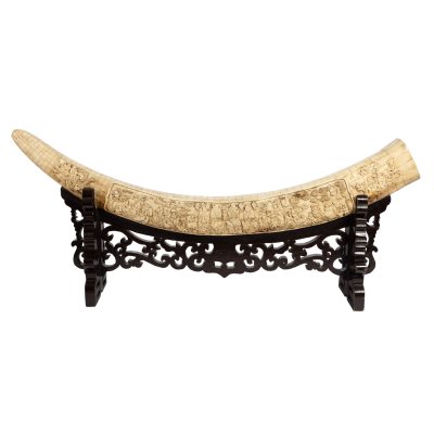 Impressive peacock horn with manually carved ivory, representing Daoist deities, Meiji period, Japan, early 20th century.
