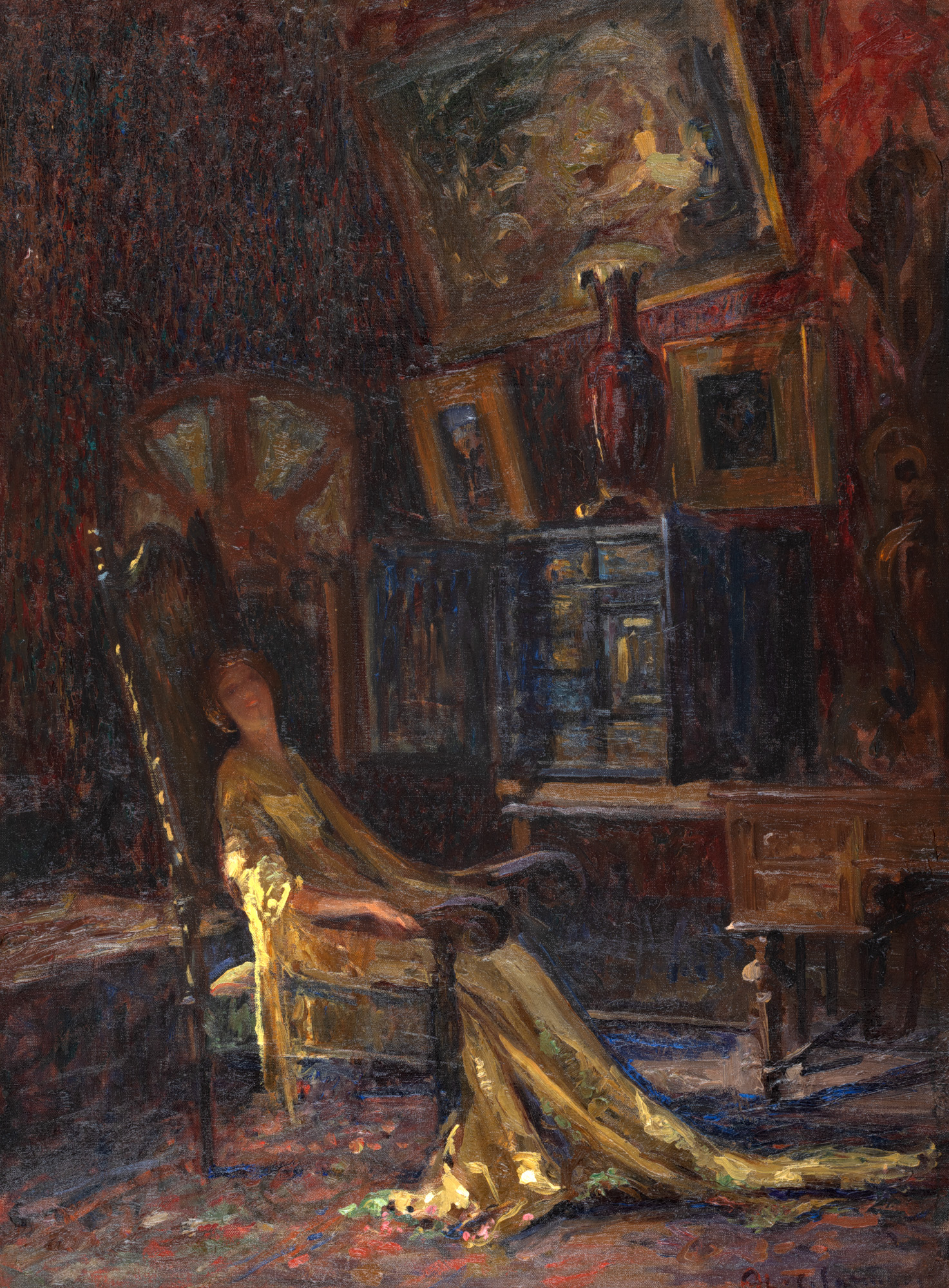 Claudia Millian-Minulescu pozând în interior