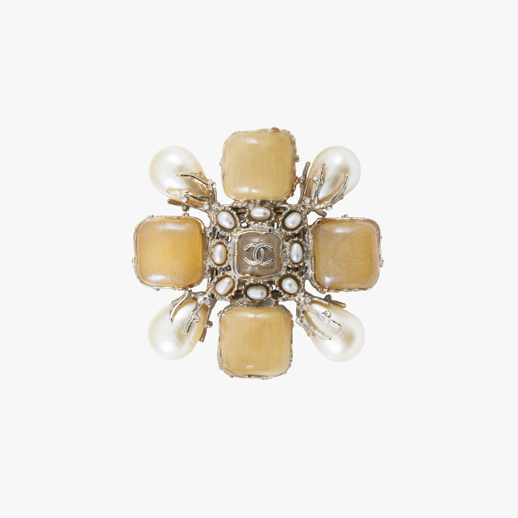 Broșă Chanel, decorată cu pietre ornamentale