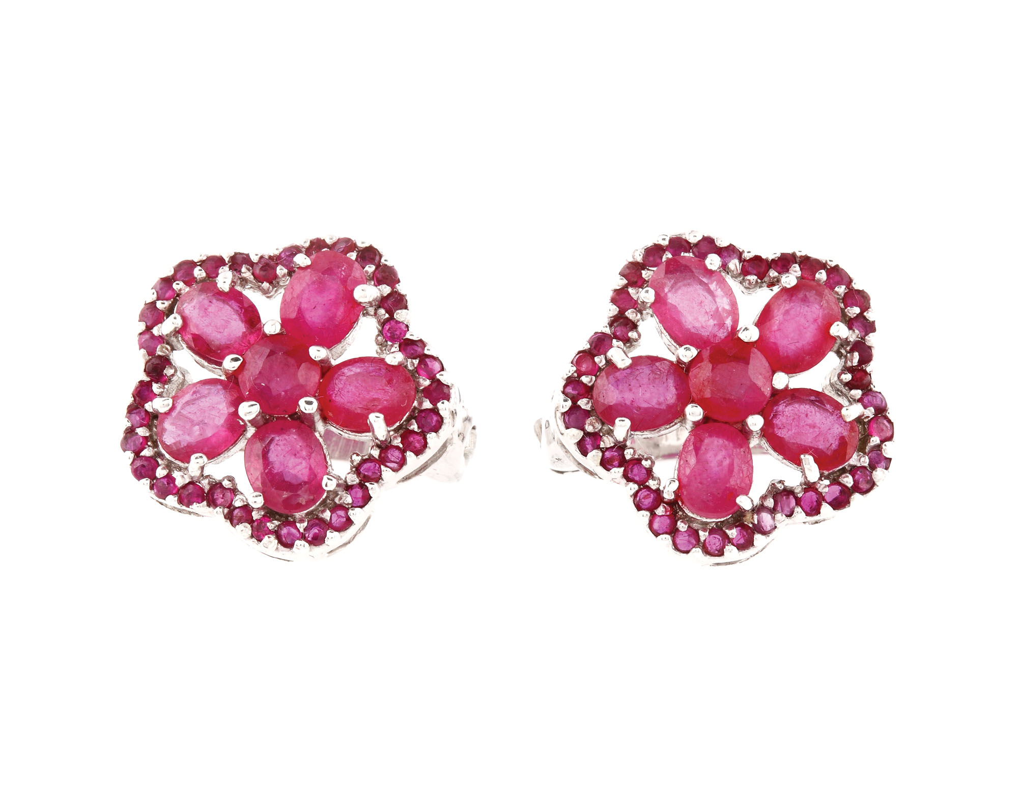 Pereche de cercei din argint, decorată cu rubine dispuse în model floral