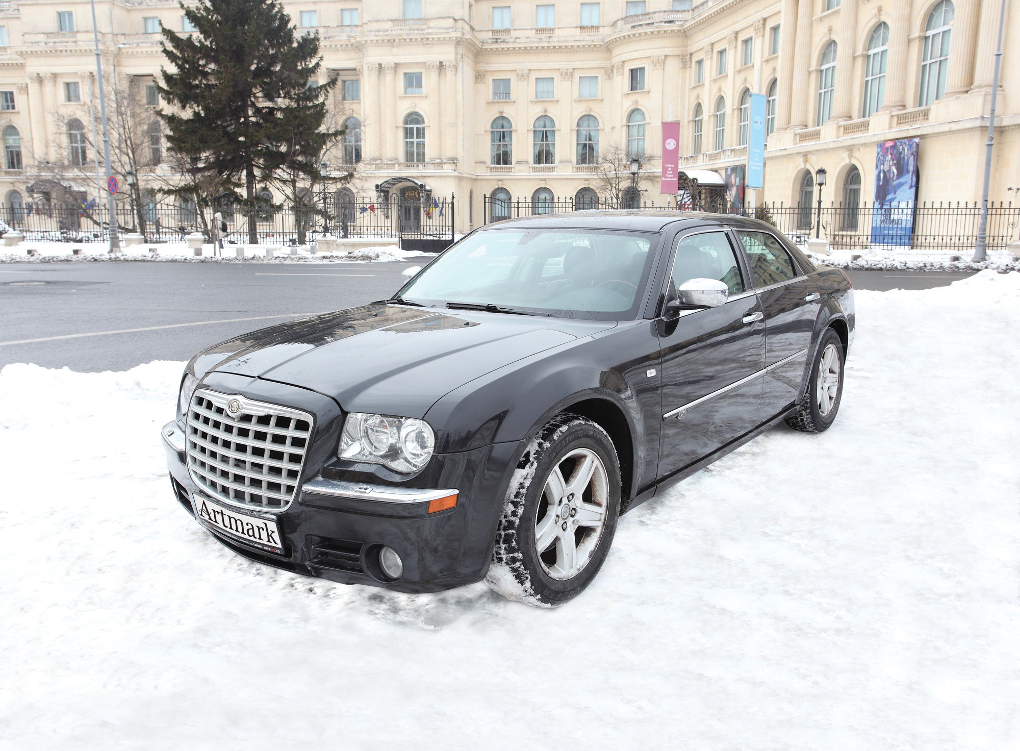 Chrysler LX 300C, mașina personală a lui Corneliu Vadim Tudor