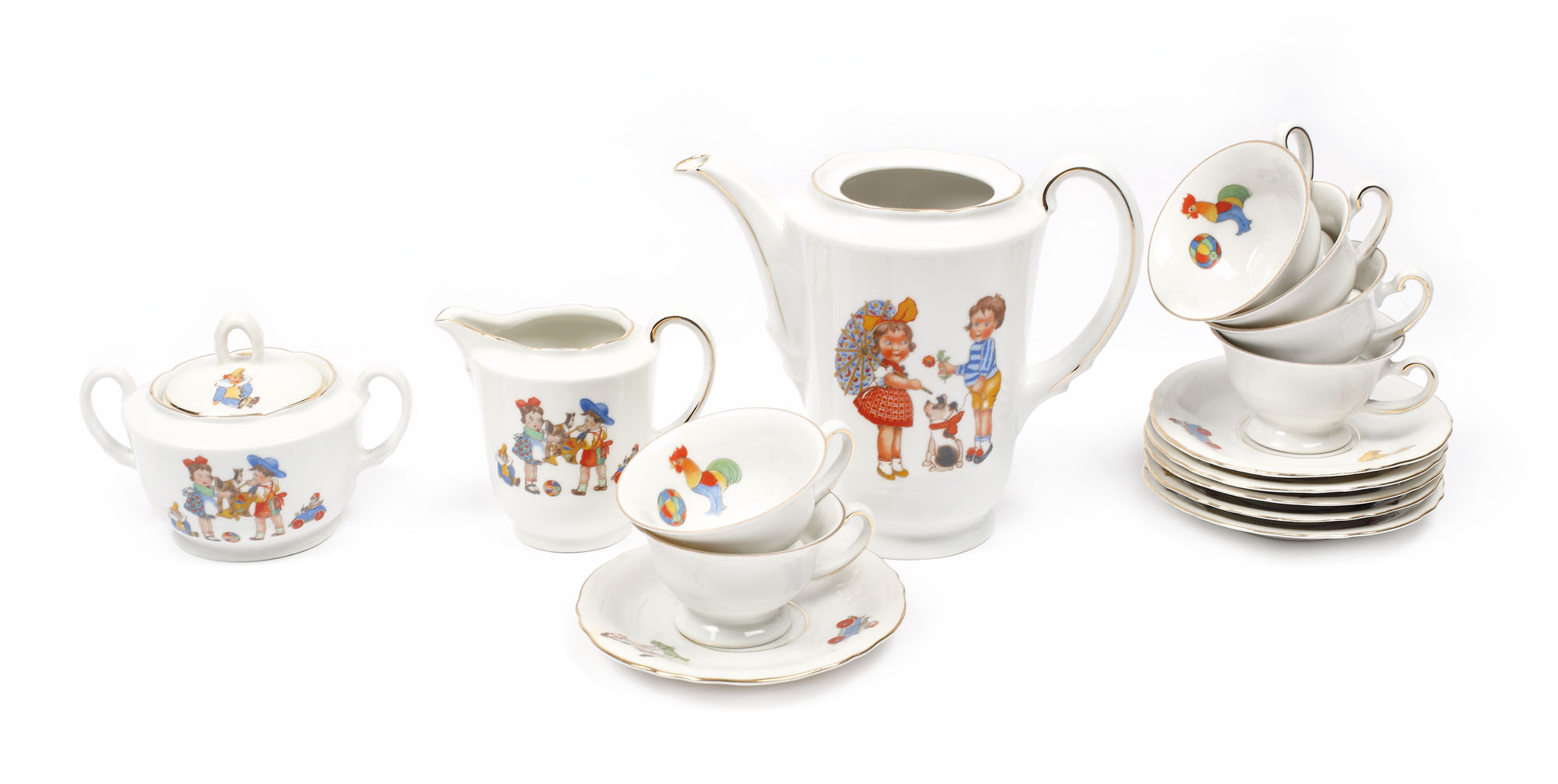 Serviciu de cafea miniatural, din porțelan alb decorat cu personaje, animale și filigran de aur. Conține 6 căni și 6 farfurii mici, o cafetieră, cană de lapte și zaharniță